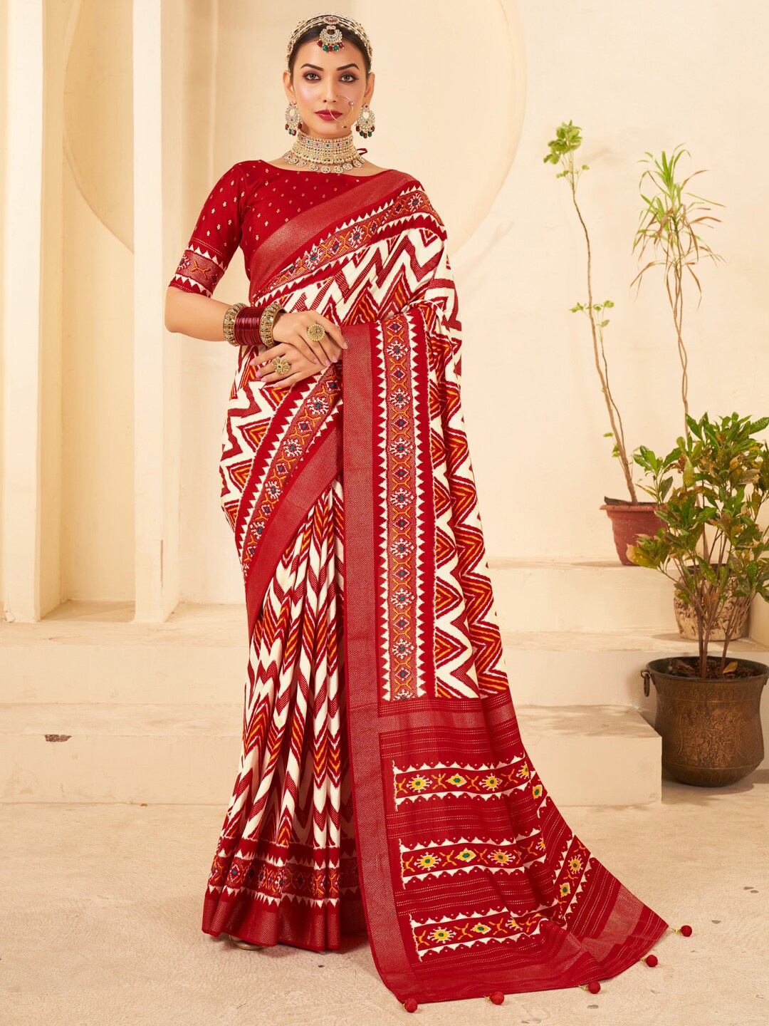 

Saree mall Abstract Printed Zari Silk Blend Banarasi Sarees, Red