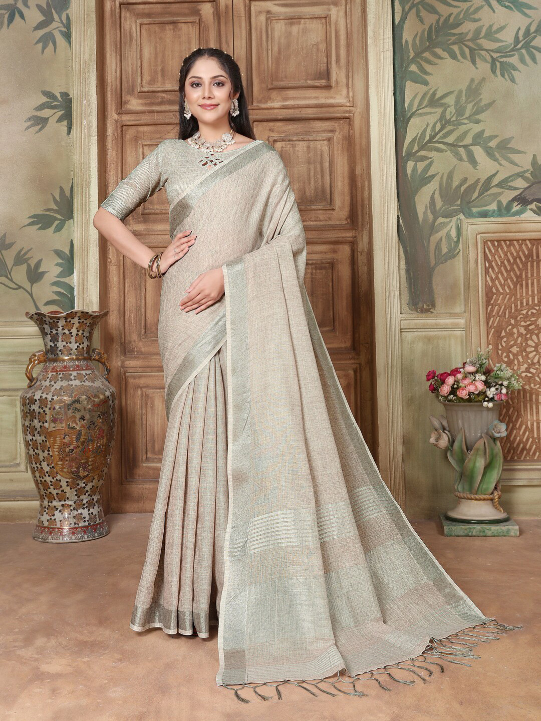

GAJARAI Zari Pure Linen Saree, Grey