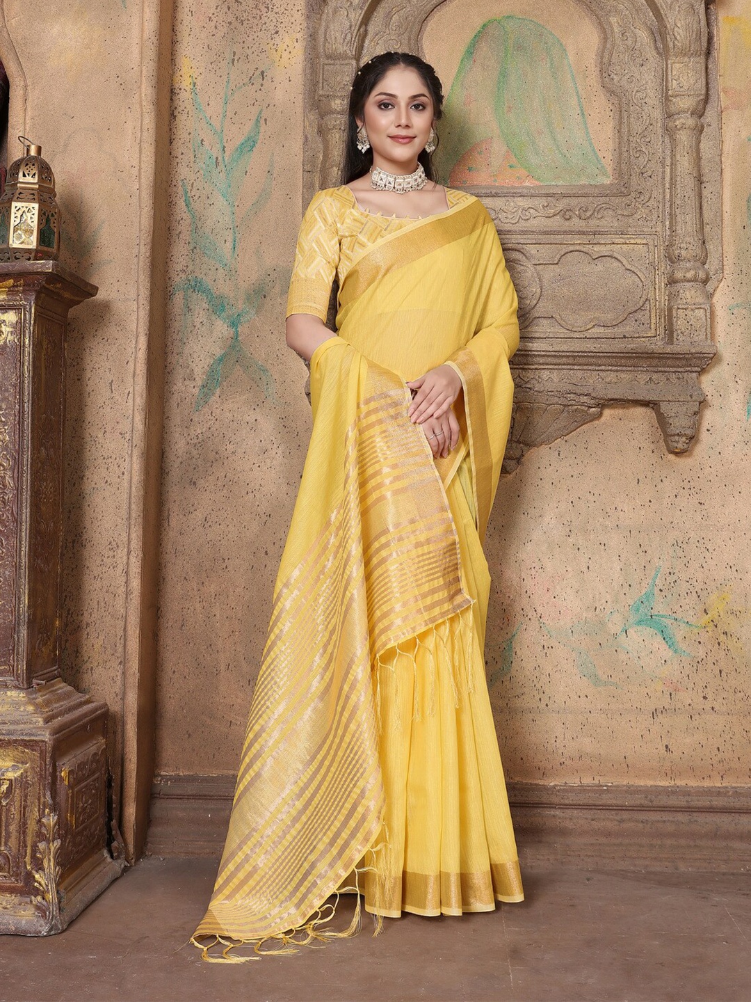 

GAJARAI Zari Pure Linen Saree, Yellow