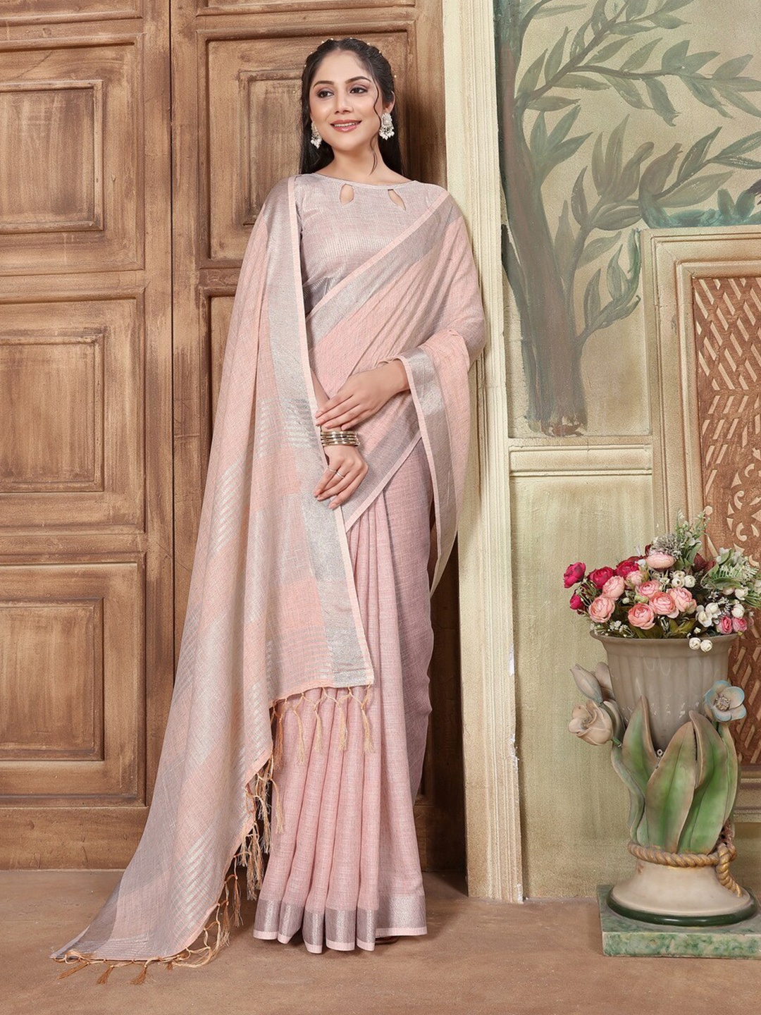 

GAJARAI Zari Pure Linen Saree, Pink