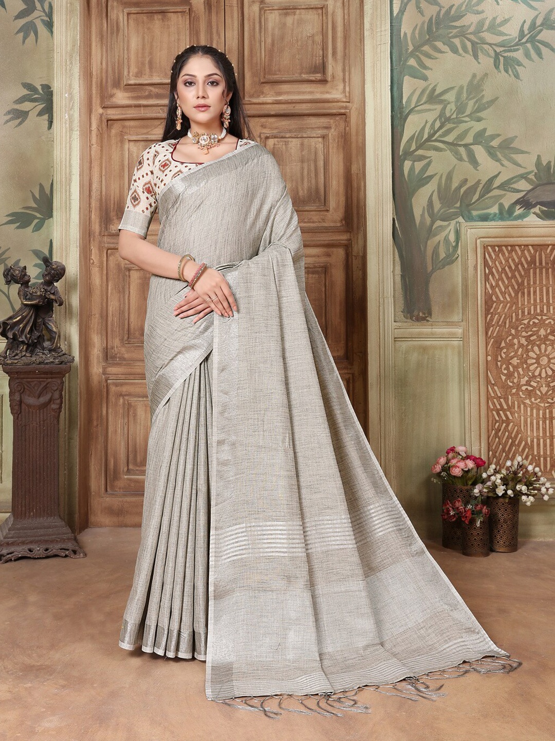 

GAJARAI Zari Pure Linen Saree, Grey