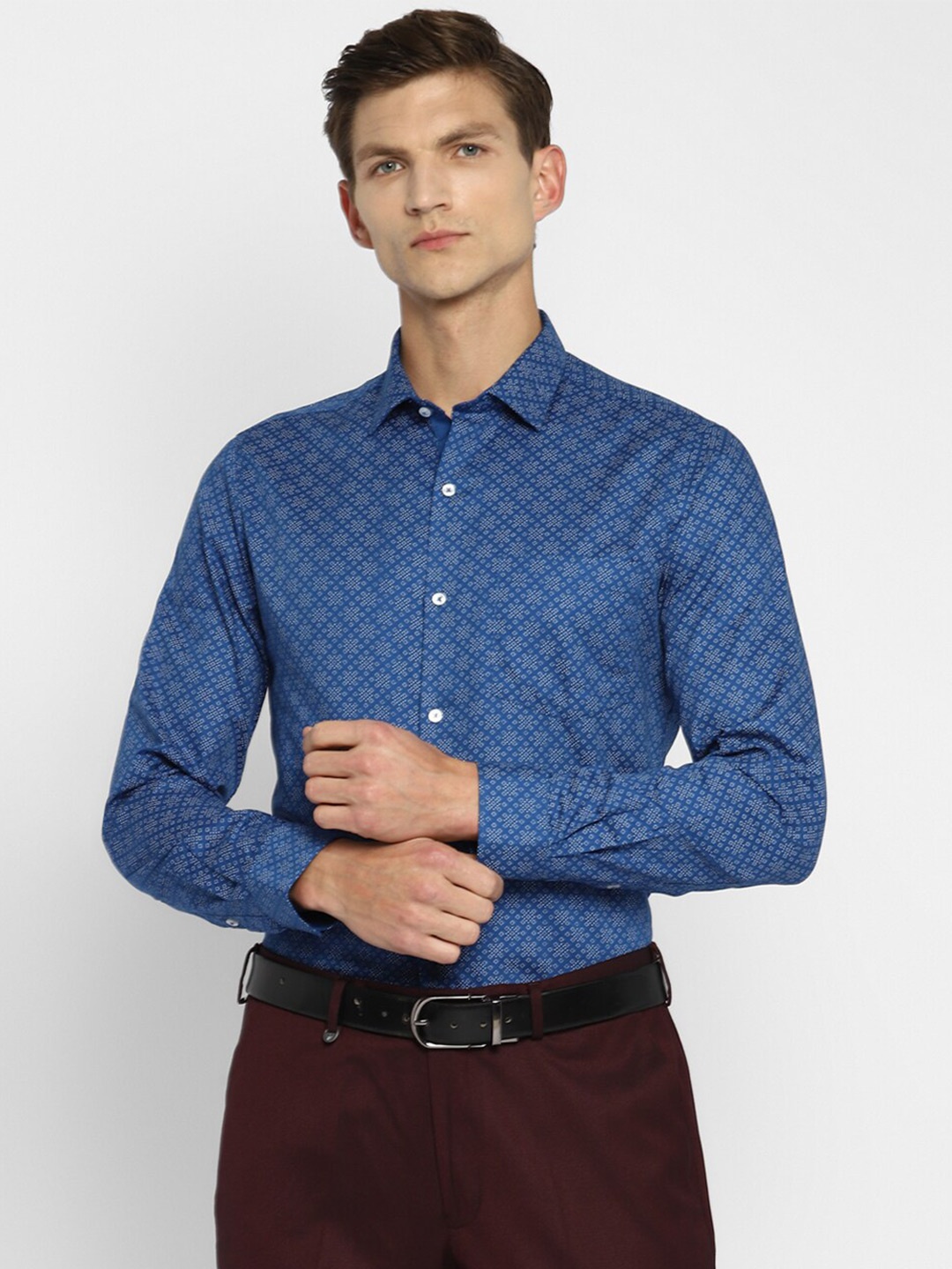 

Turtle Geometric Printed Modern Slim Fit Pure Cotton Formal Shirt, Blue