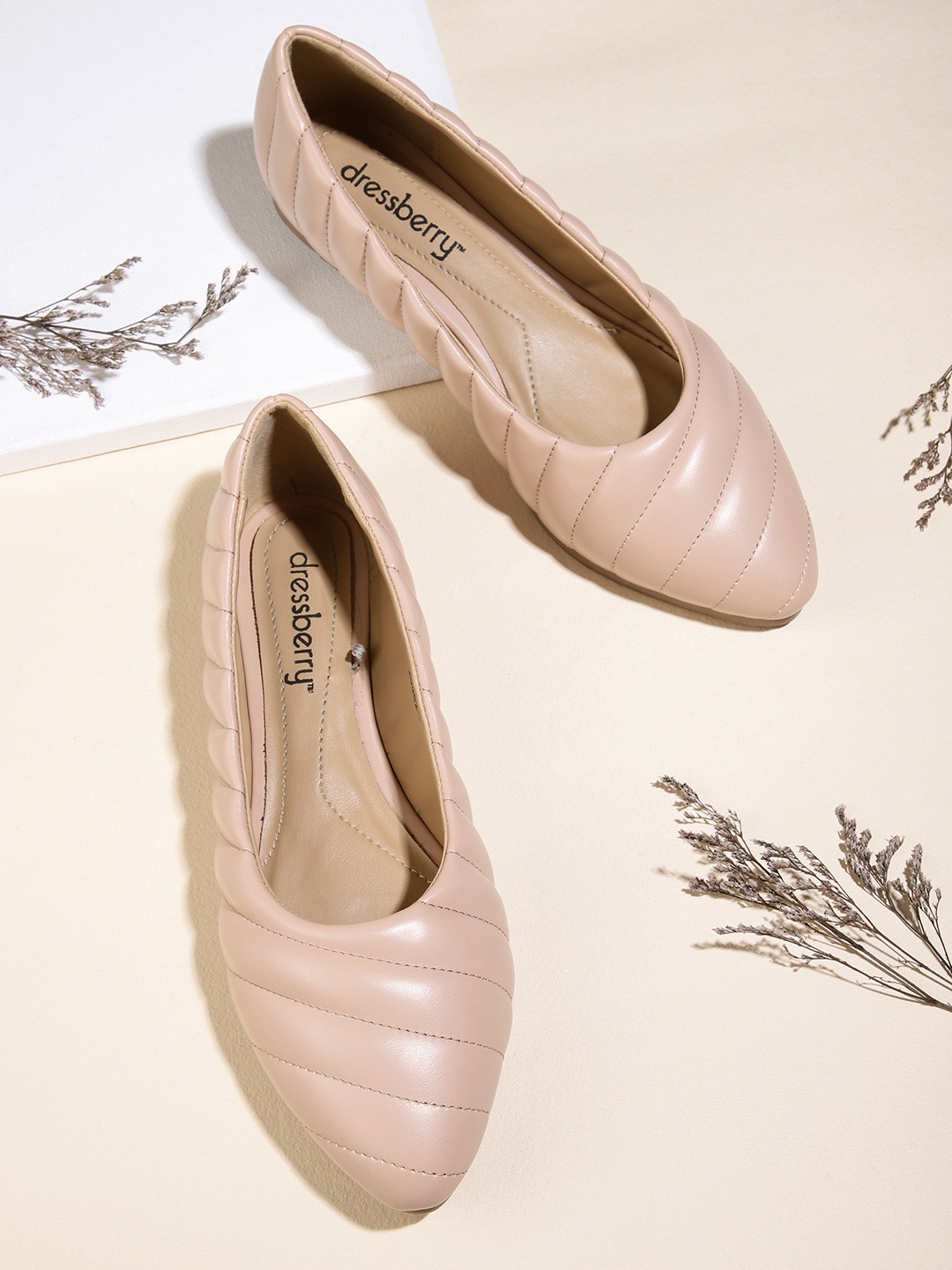 

DressBerry Women Quilted Textured Ballerinas, Peach