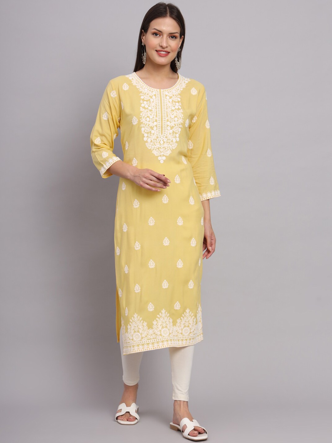 

VAIRAGEE Floral Embroidered Thread Work Straight Kurta, Yellow