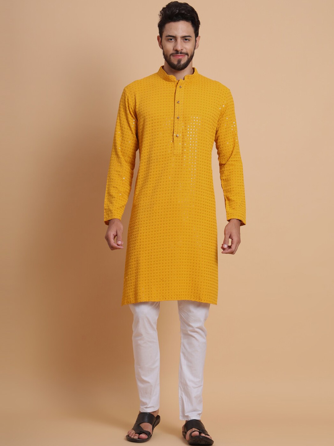 

SWAGG INDIA Mandarin Collar Ethnic Motif Embroidered Thread Work Kurta, Mustard