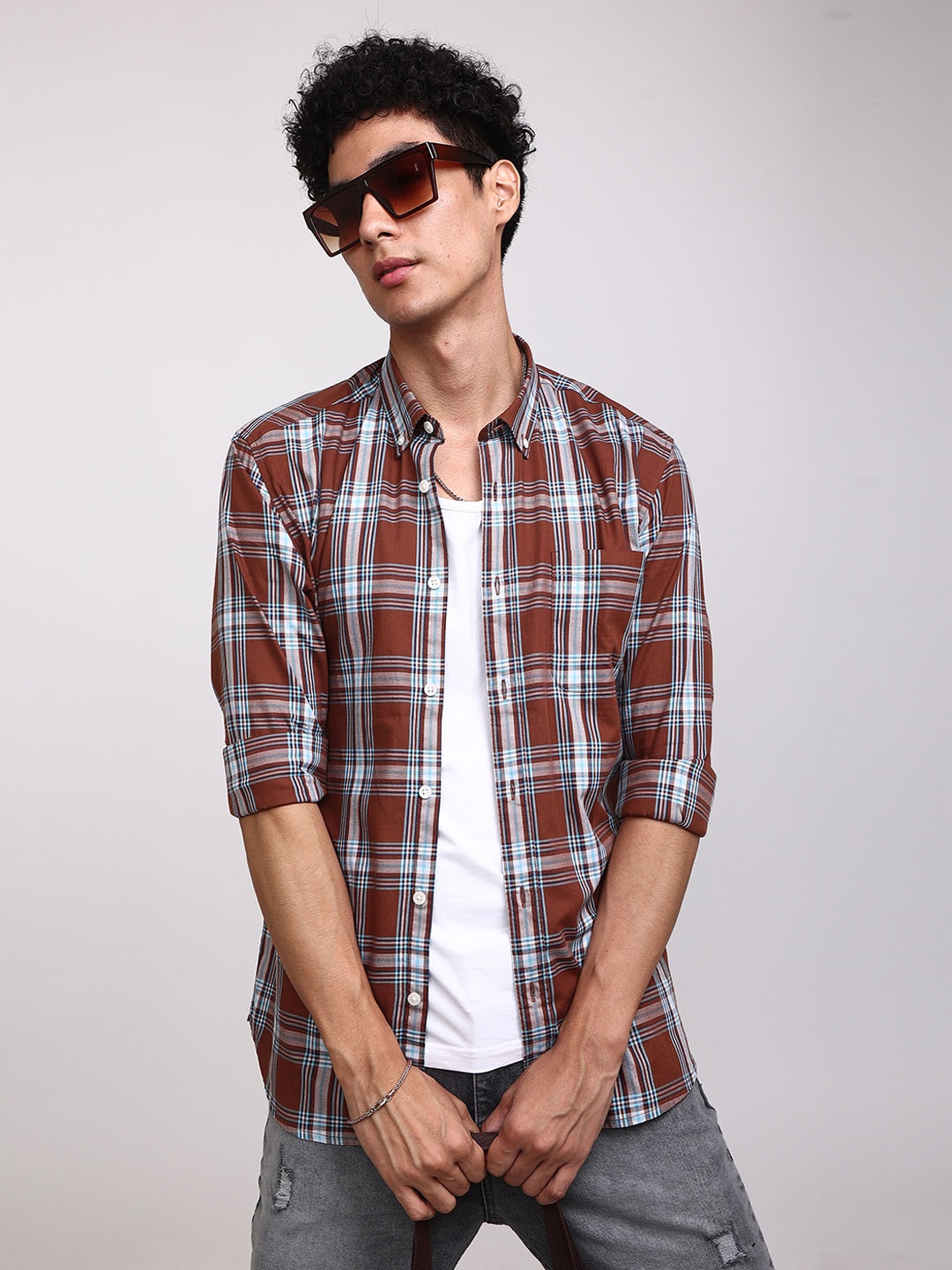 

Snitch Brown Standard Slim Fit Tartan Checked Pure Cotton Casual Shirt