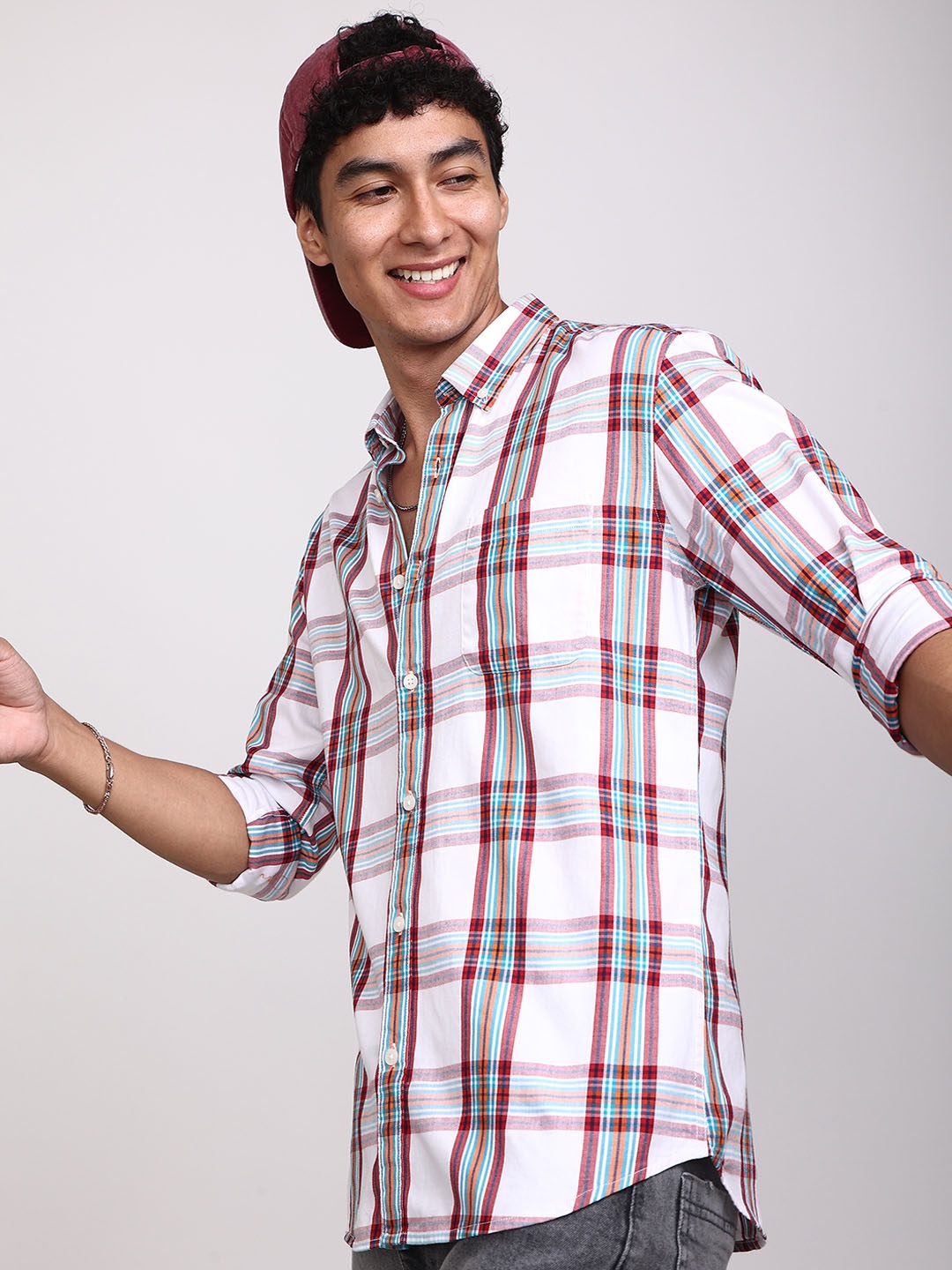 

Snitch White Standard Slim Fit Tartan Checked Pure Cotton Casual Shirt