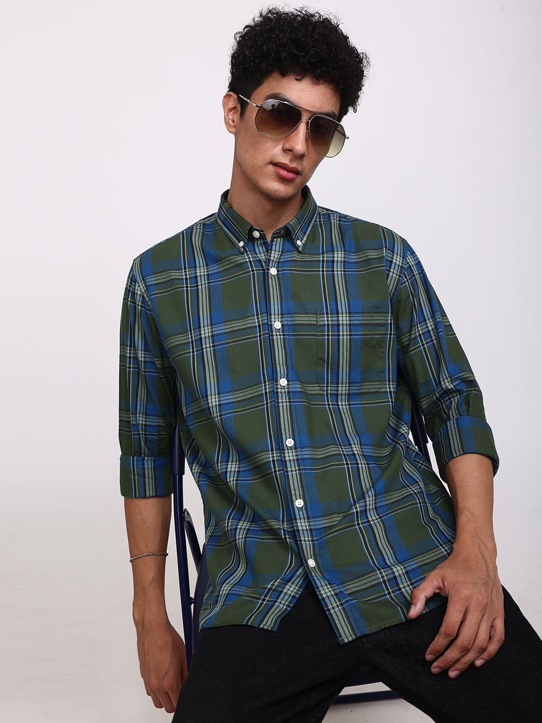 

Snitch Green Standard Slim Fit Tartan Checked Pure Cotton Casual Shirt