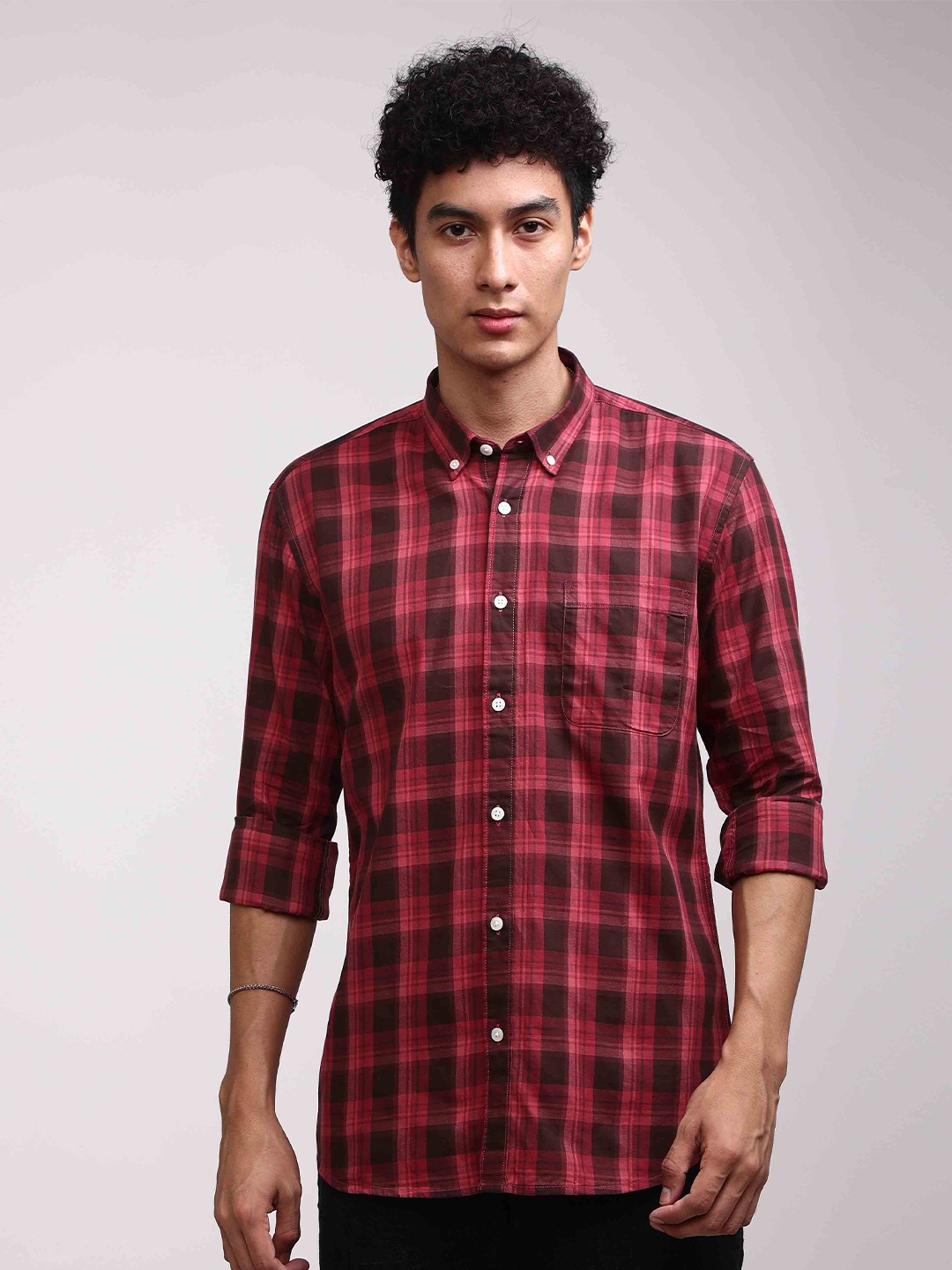 

Snitch Red Standard Slim Fit Buffalo Checked Pure Cotton Casual Shirt, Pink