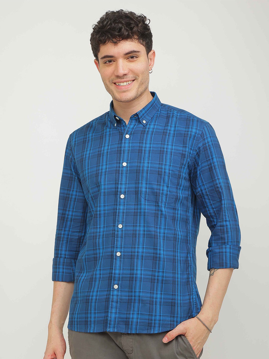 

Snitch Blue Standard Slim Fit Checked Pure Cotton Casual Shirt