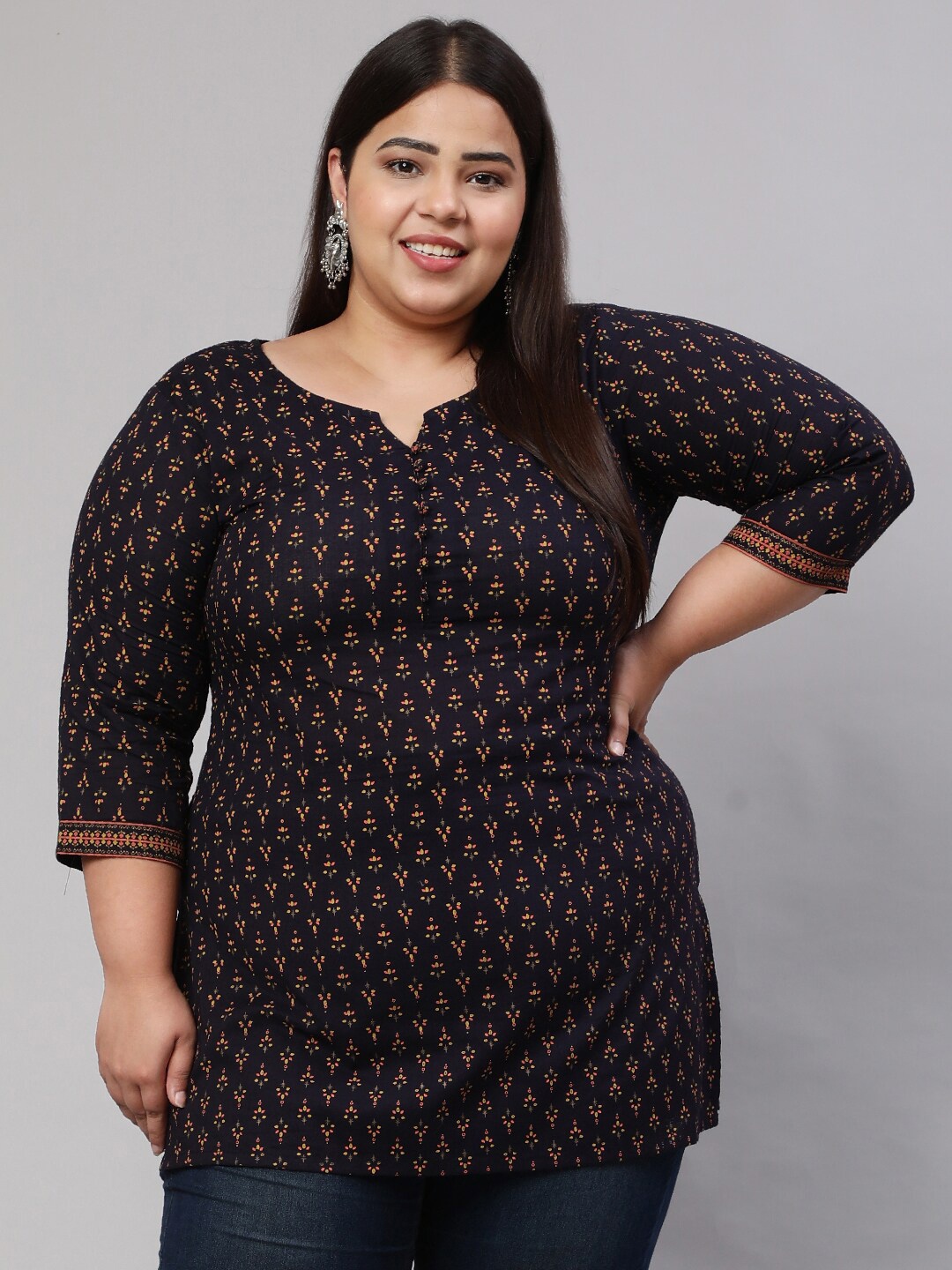 

Nayo Round Neck Floral Printed Plus Size Kurti, Black
