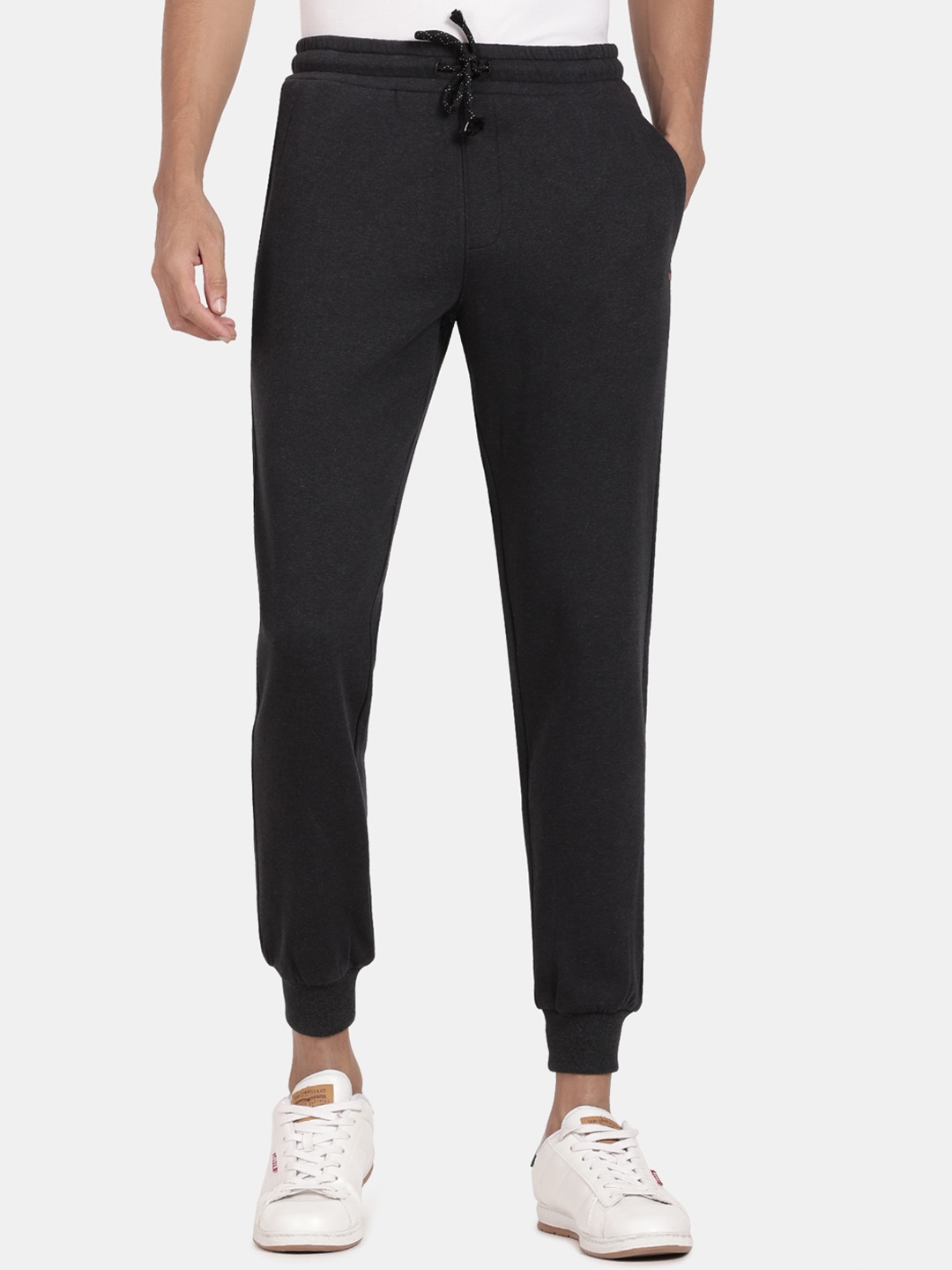 

t-base Men Mid Rise Joggers, Black