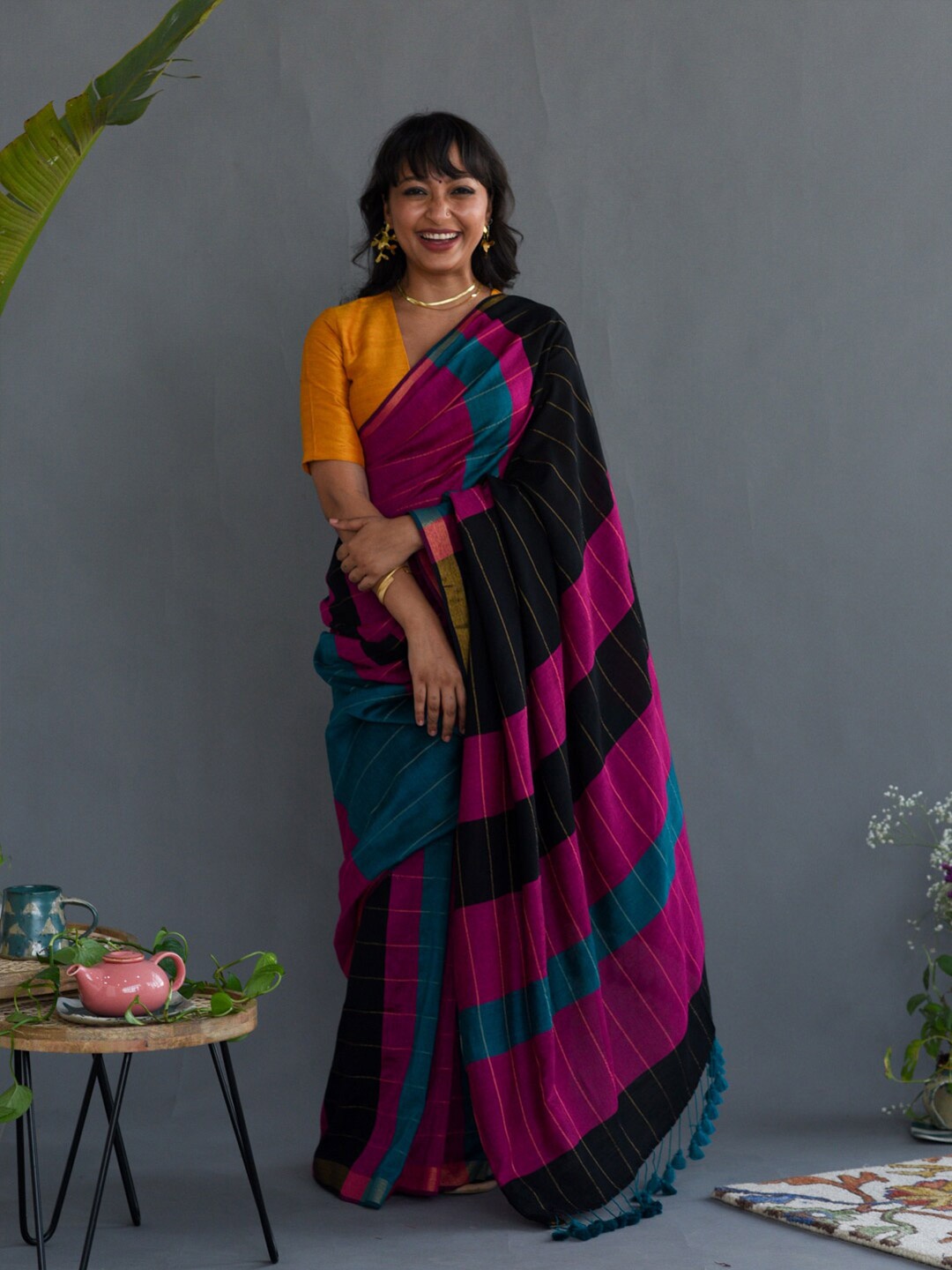 

Suta Colourblocked Zari Saree, Black