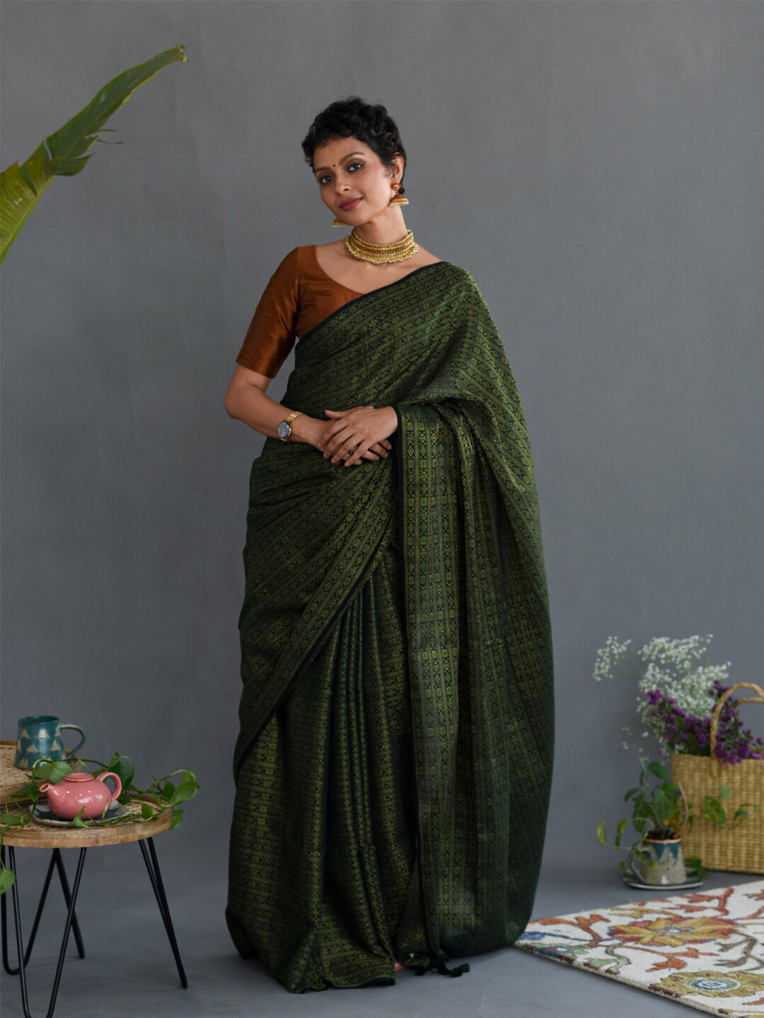 

Suta Woven Design Zari Saree, Green