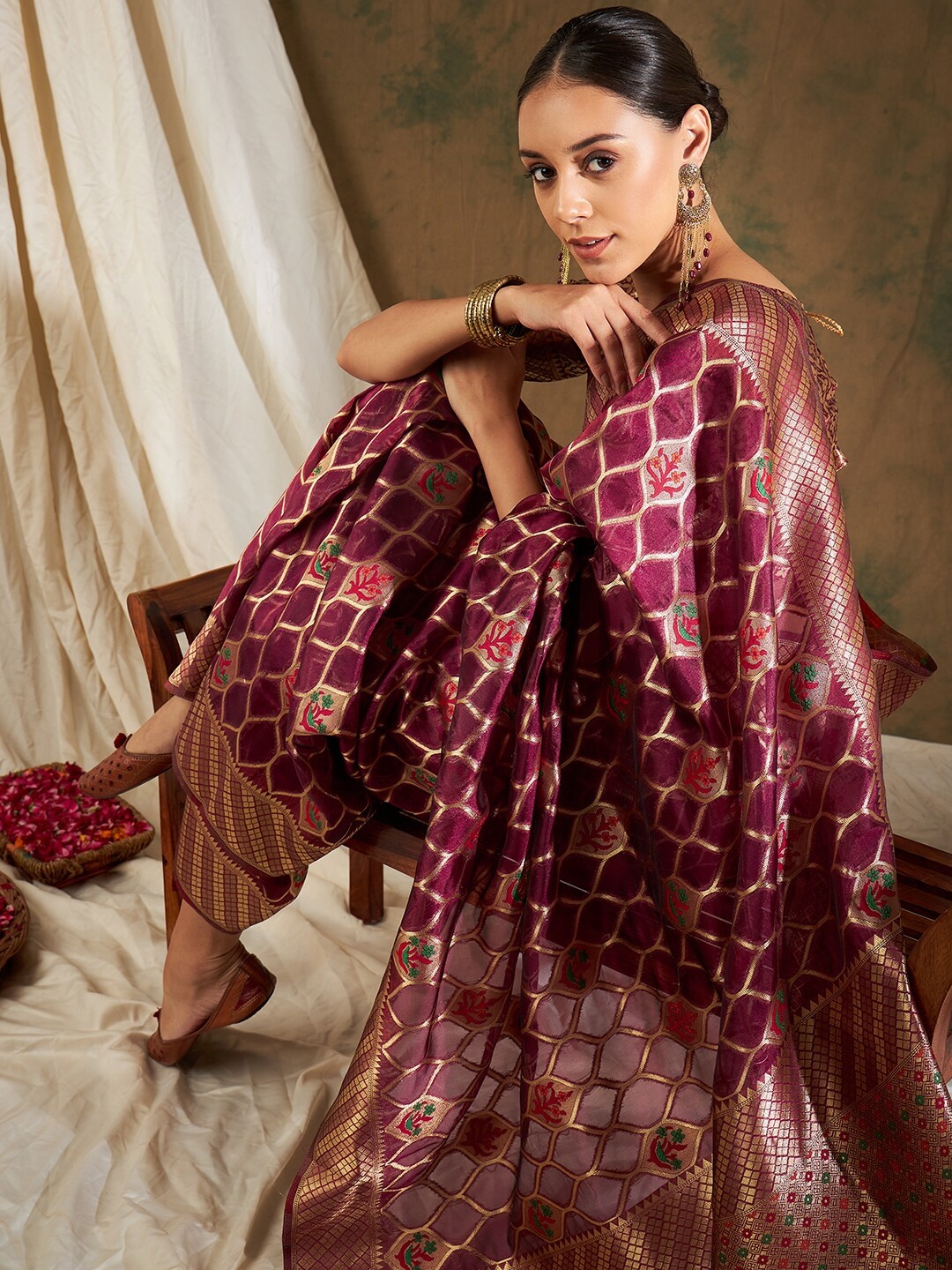 

Sangria Ethnic Motifs Woven Design Organza Banarasi Saree, Burgundy