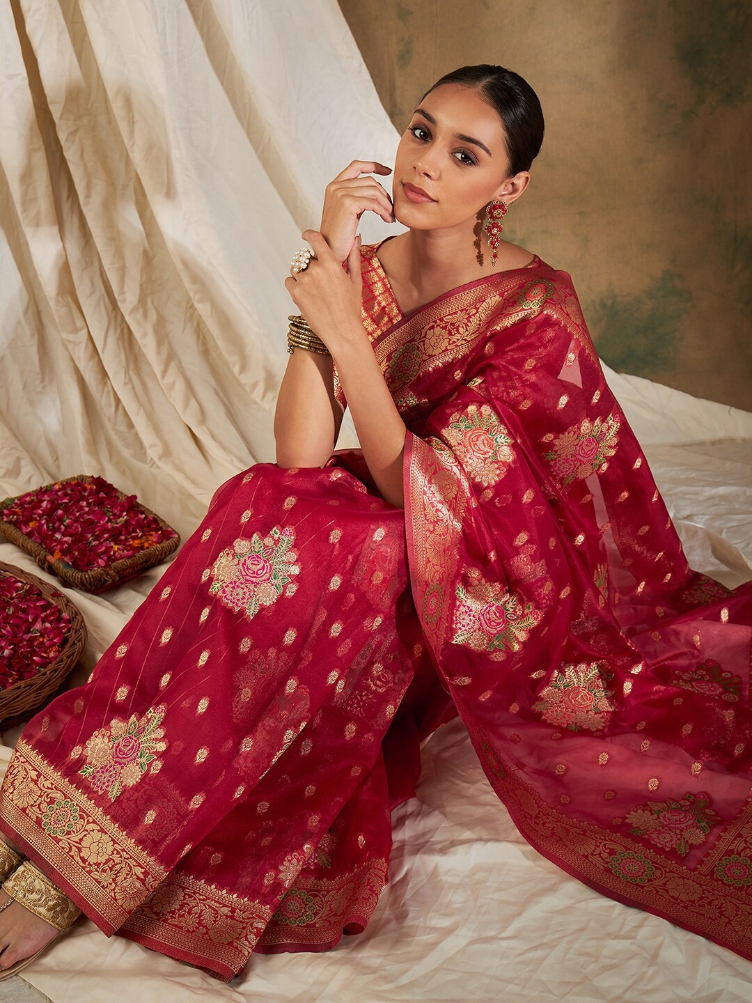 

Sangria Red & Gold-Toned Floral Woven Design Organza Zari Kanjeevaram Saree