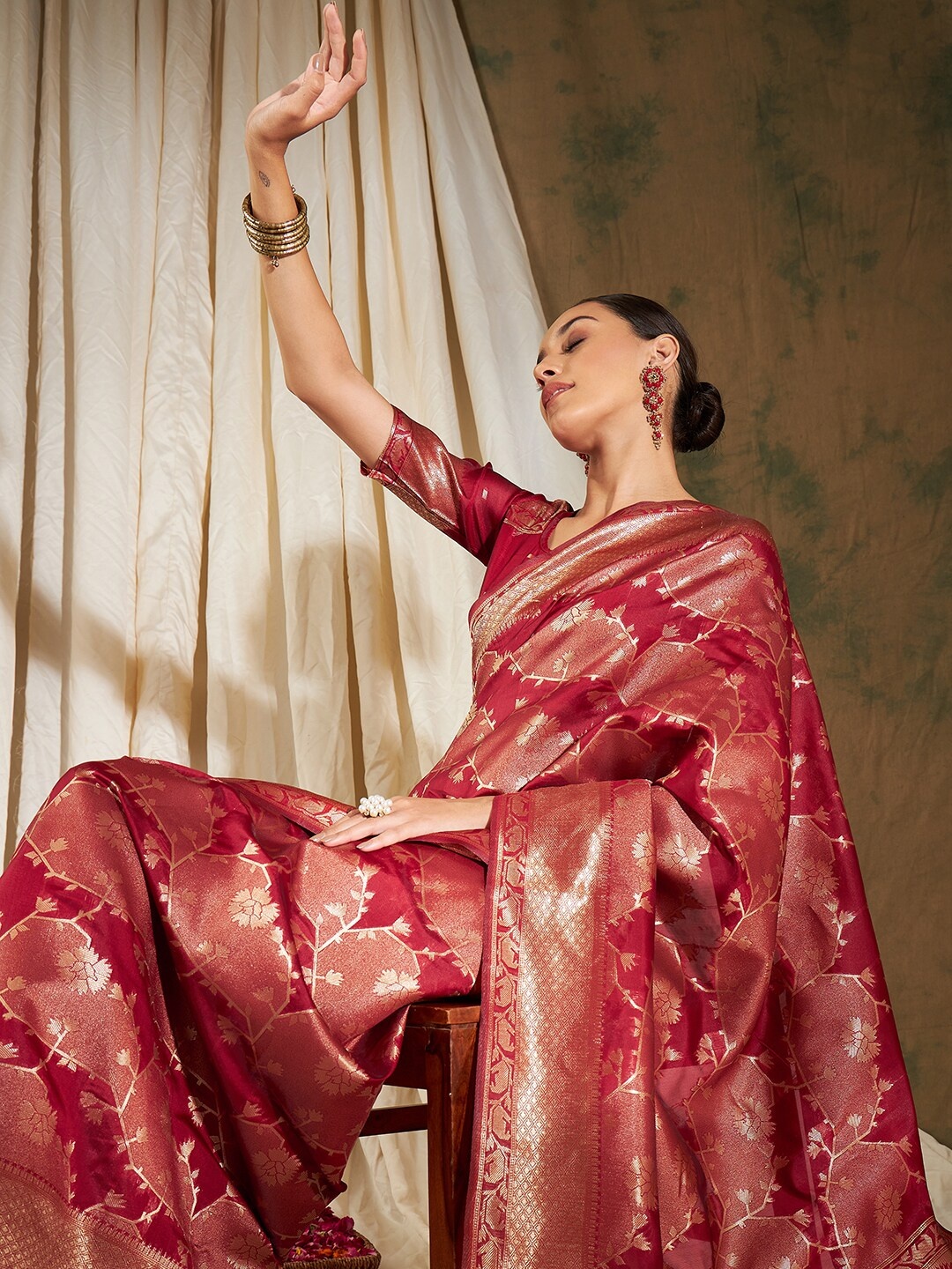 

Sangria Red & Gold-Toned Ethnic Motifs Woven Design Zari Kanjeevaram Saree