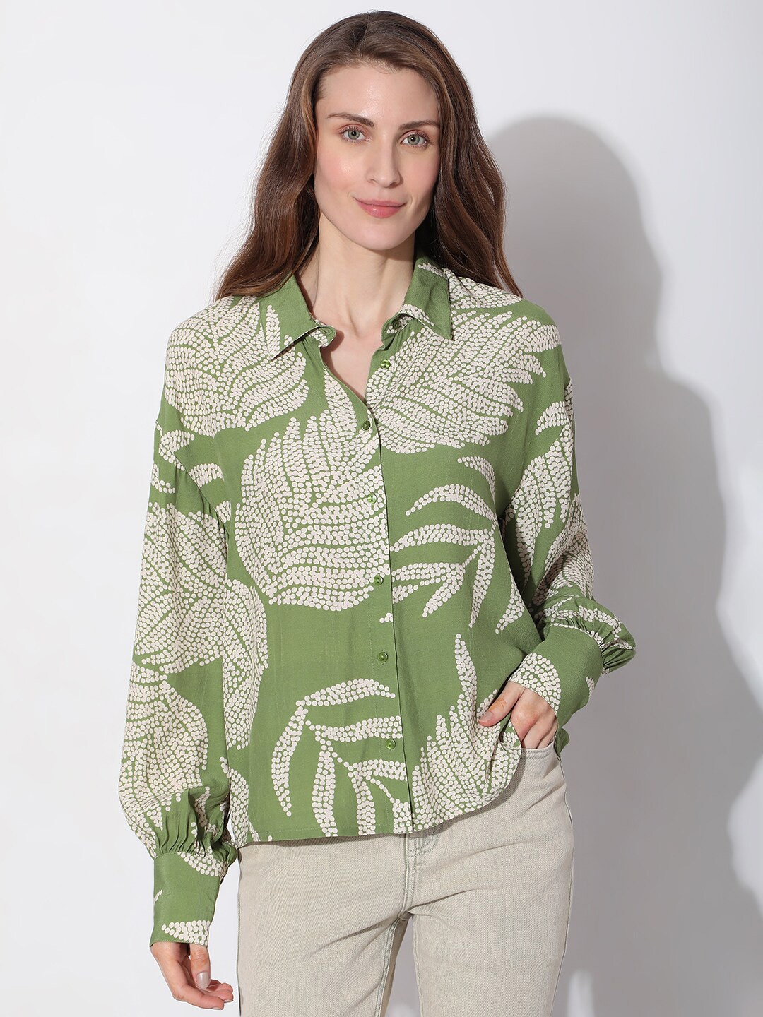 

Vero Moda Floral Printed Slim Fit Casual Shirt, Green
