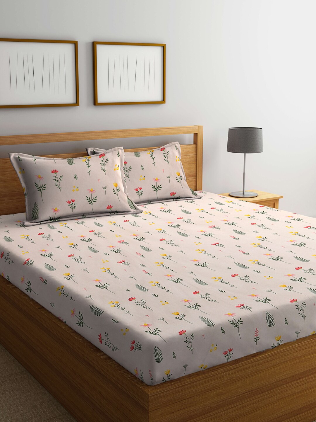 

FABINALIV Peach-Coloured & Green Floral Printed 300 TC King Bedsheet With 2 Pillow Covers
