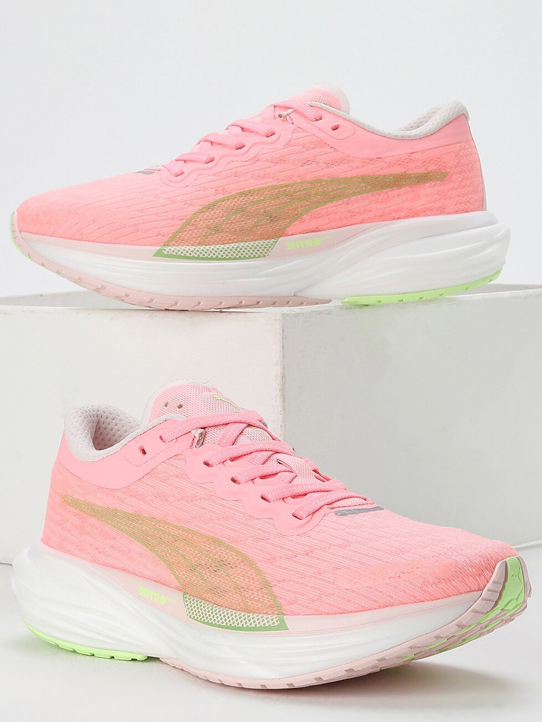 

Puma Women Deviate NITRO 2 Running Shoes, Pink