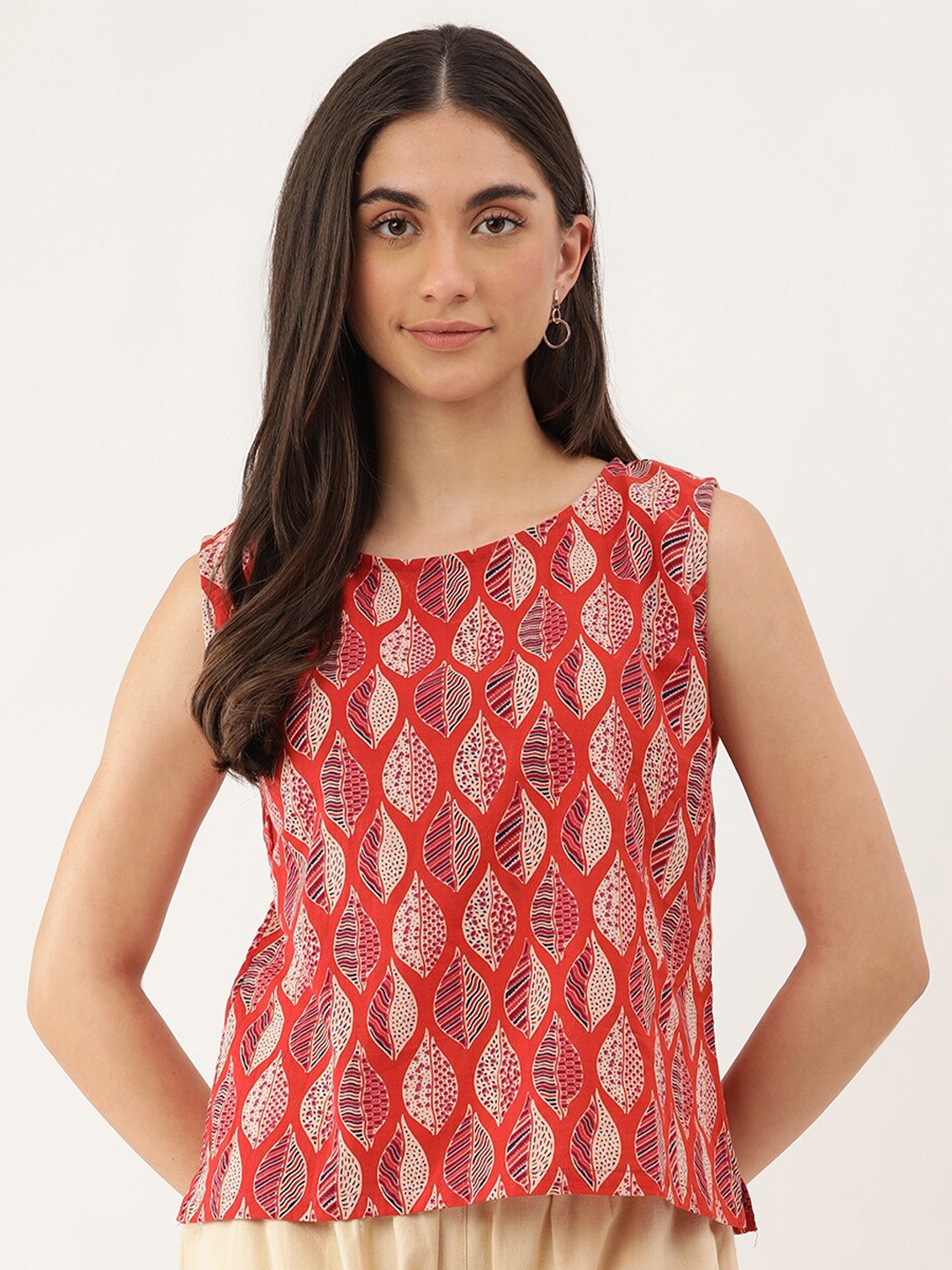 

Lokatita Floral Printed Round Neck Cotton Regular Top, Red