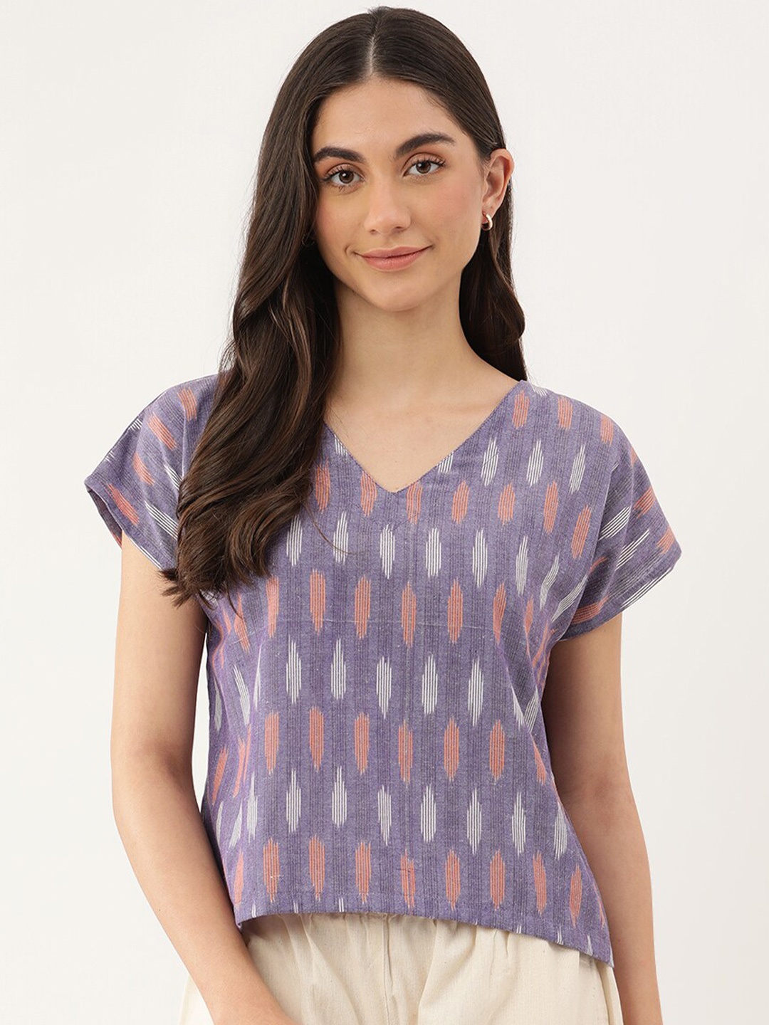 

Lokatita Abstract Printed V-Neck Extended Sleeves Cotton Regular Top, Violet