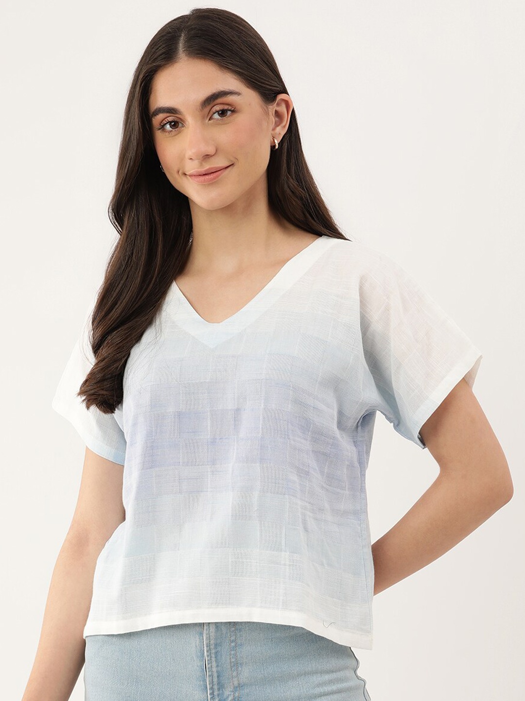 

Lokatita Checked V-Neck Extended Sleeves Pure Cotton Top, White