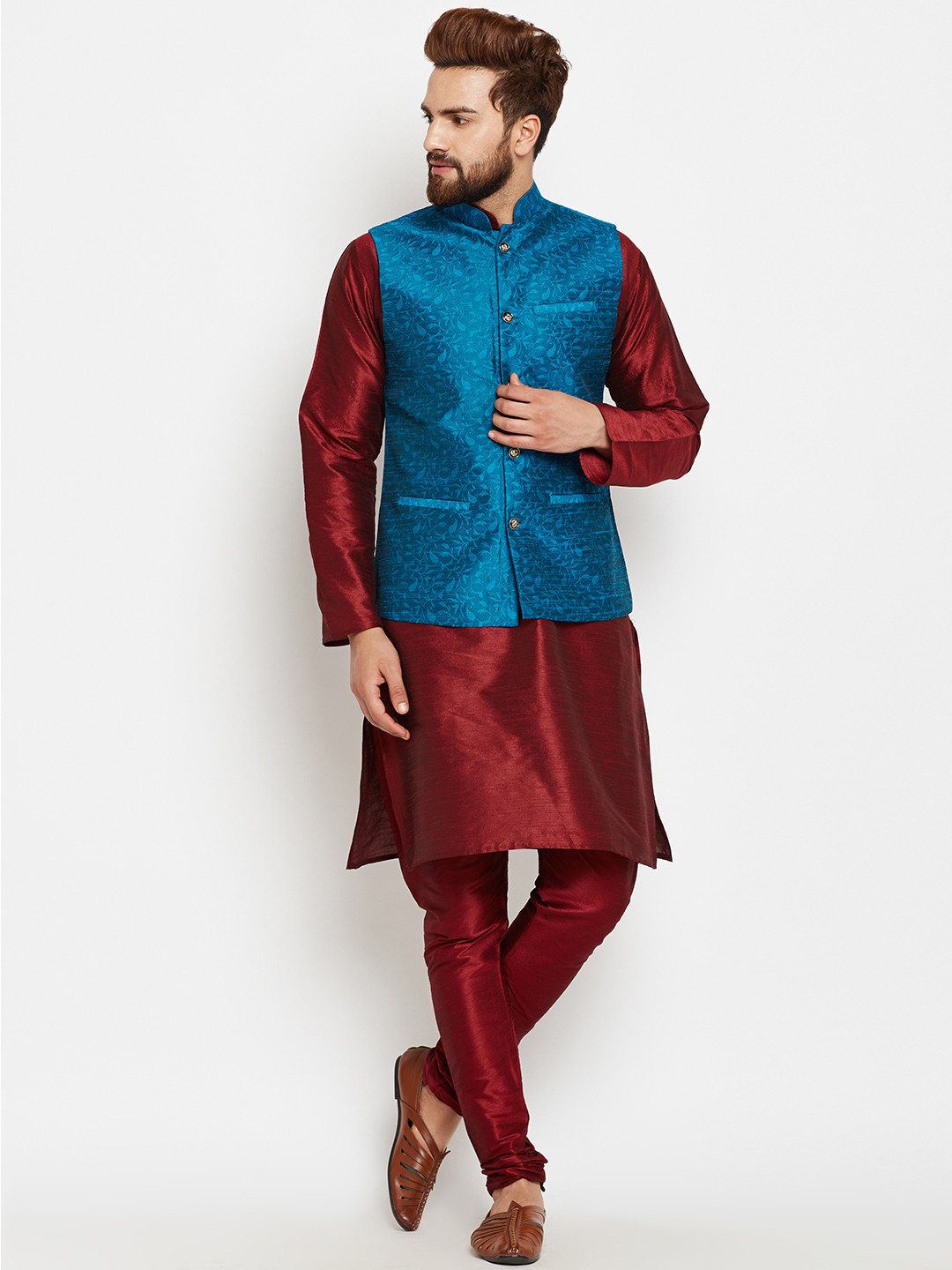 

SOJANYA Men Maroon & Blue Self Design Kurta Pyjamas with Nehru Jacket