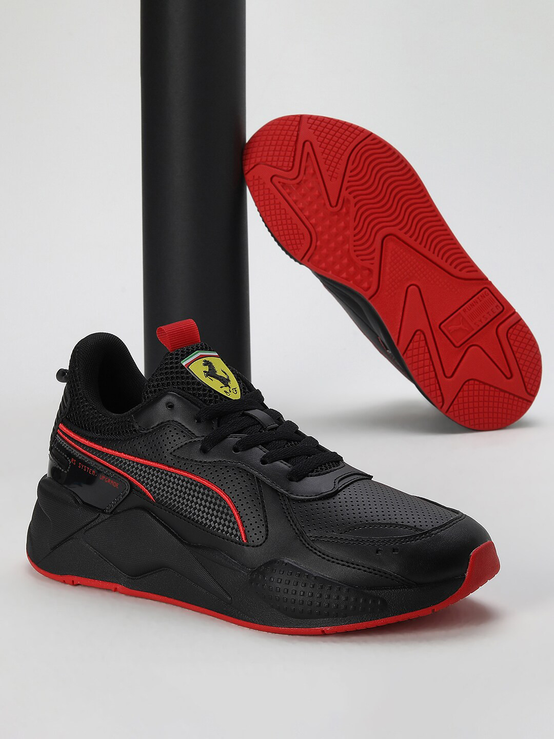 

PUMA Motorsport Unisex Scuderia Ferrari RS-X Sneakers, Black