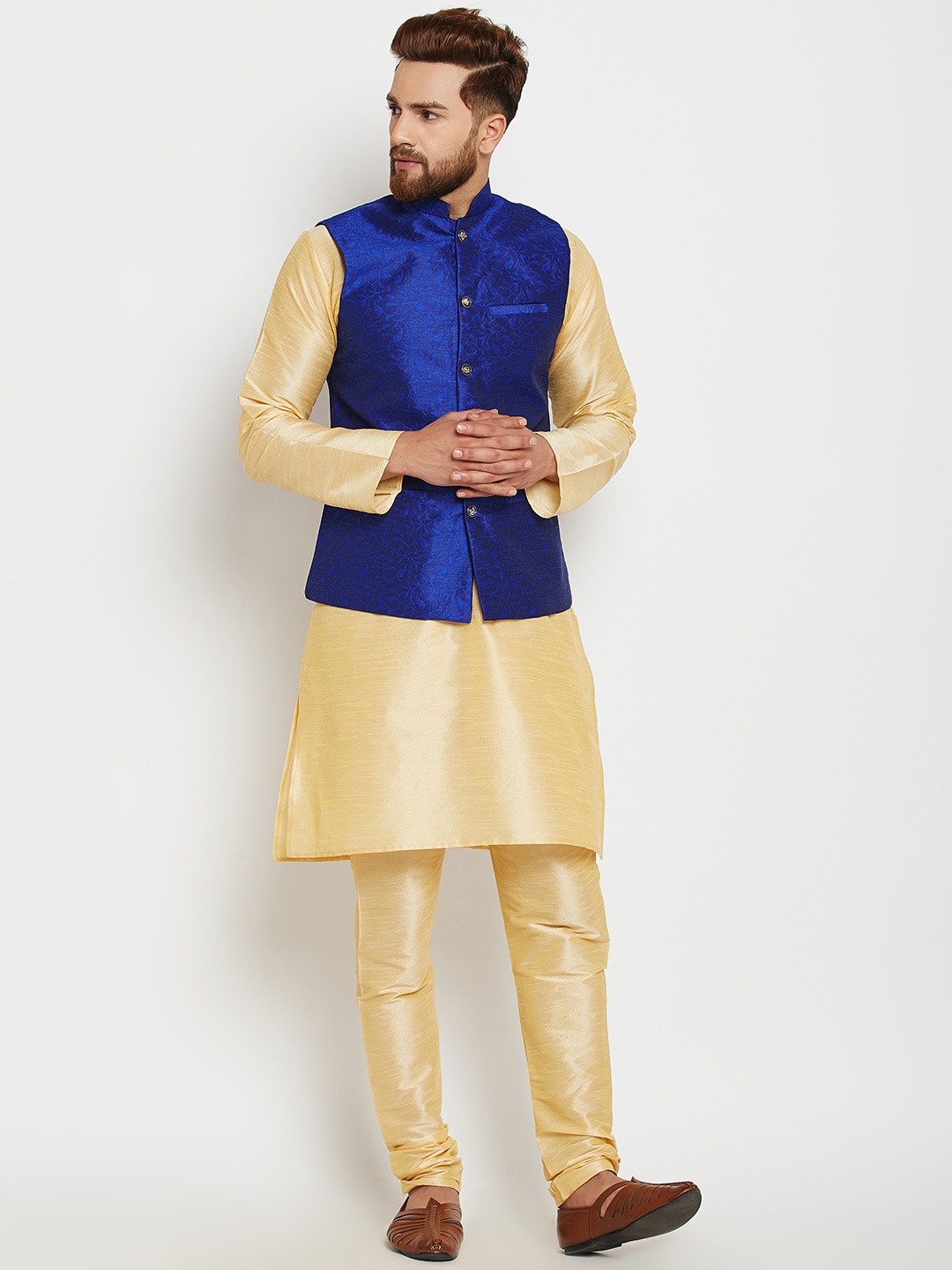 

SOJANYA Men Gold-Toned & Blue Self Design Kurta Pyjamas & Nehru Jacket