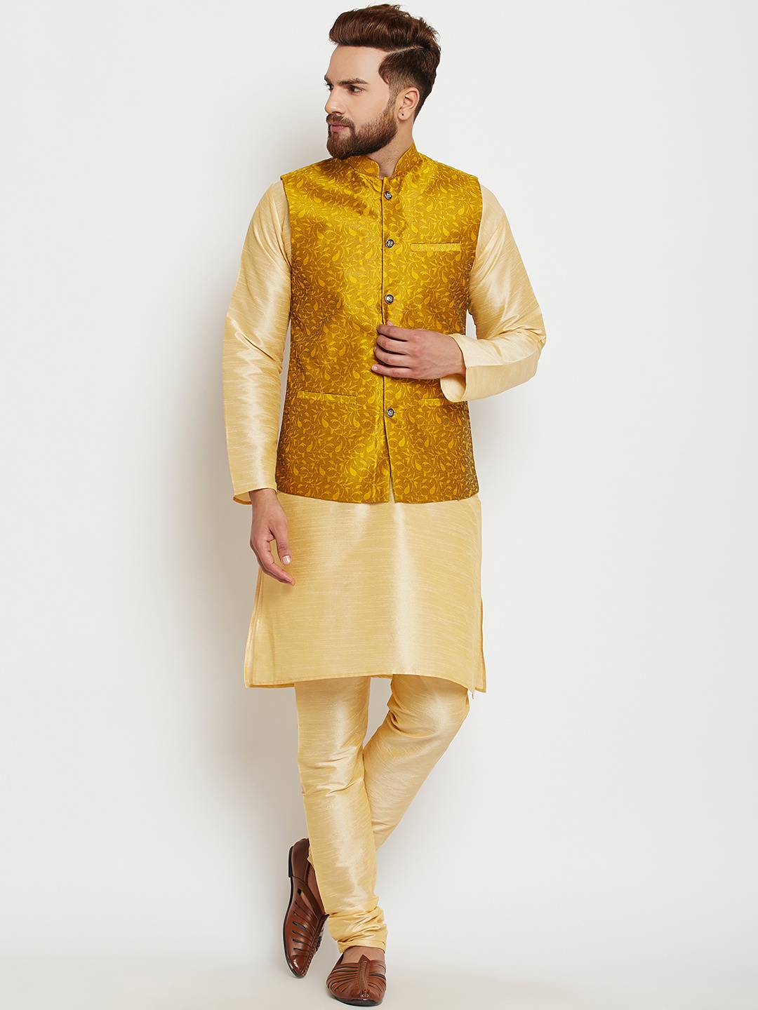 

SOJANYA Men Gold-Toned & Yellow Self Design Kurta Pyjamas & Nehru Jacket