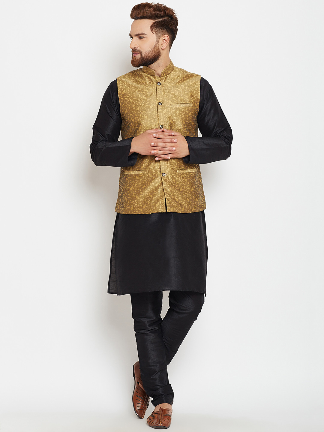 

SOJANYA Men Black & Gold-Toned Self Design Kurta Pyjamas & Nehru Jacket