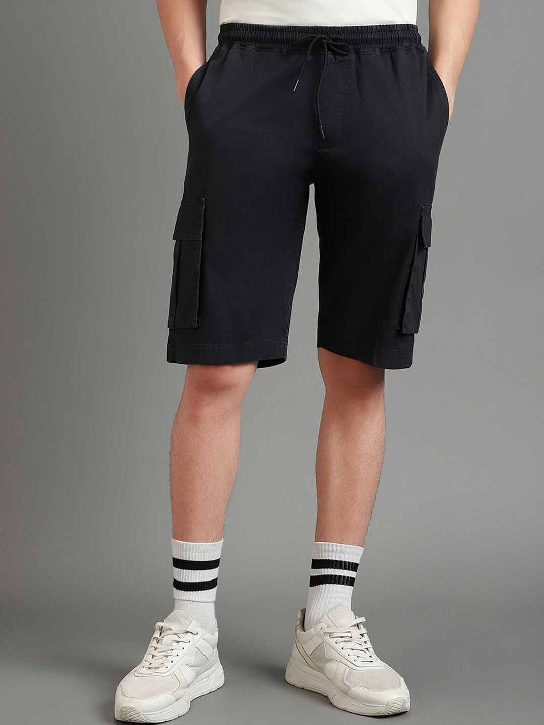 

Bewakoof Men Black Cotton Cargo Shorts