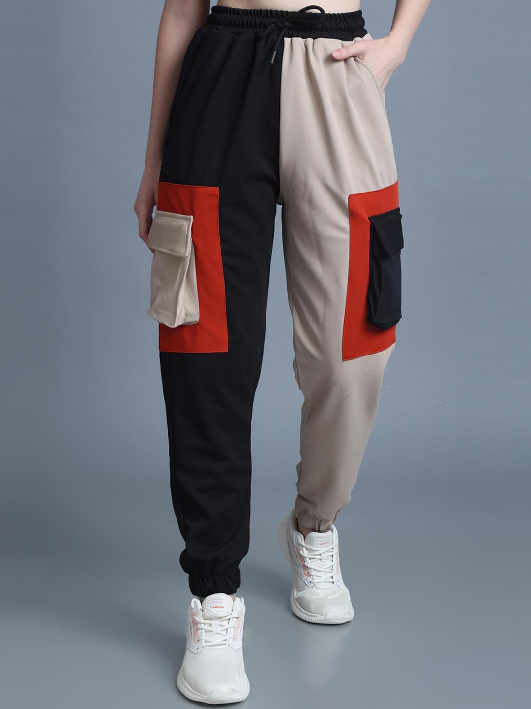 

The Dance Bible Women Anti Odour Colourblocked Mid Rise Pure Cotton Joggers, Black