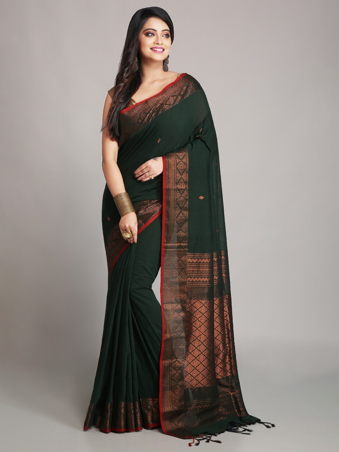 

WoodenTant Woven Design Zari Pure Cotton Khadi Saree, Green