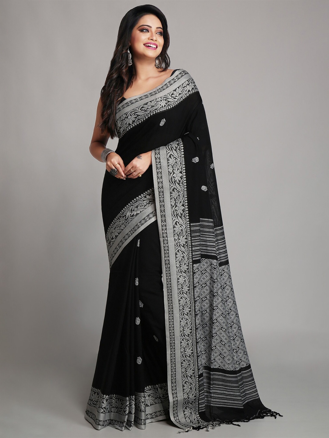 

WoodenTant Woven Design Zari Pure Cotton Khadi Saree, Black