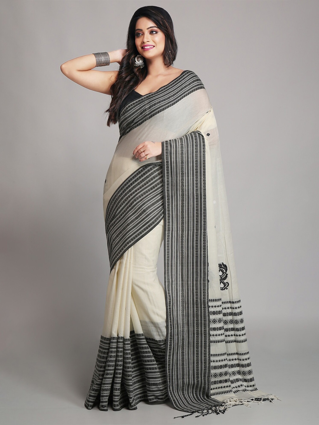 

WoodenTant Ethnic Motifs Woven Design Pure Cotton Khadi Saree, White