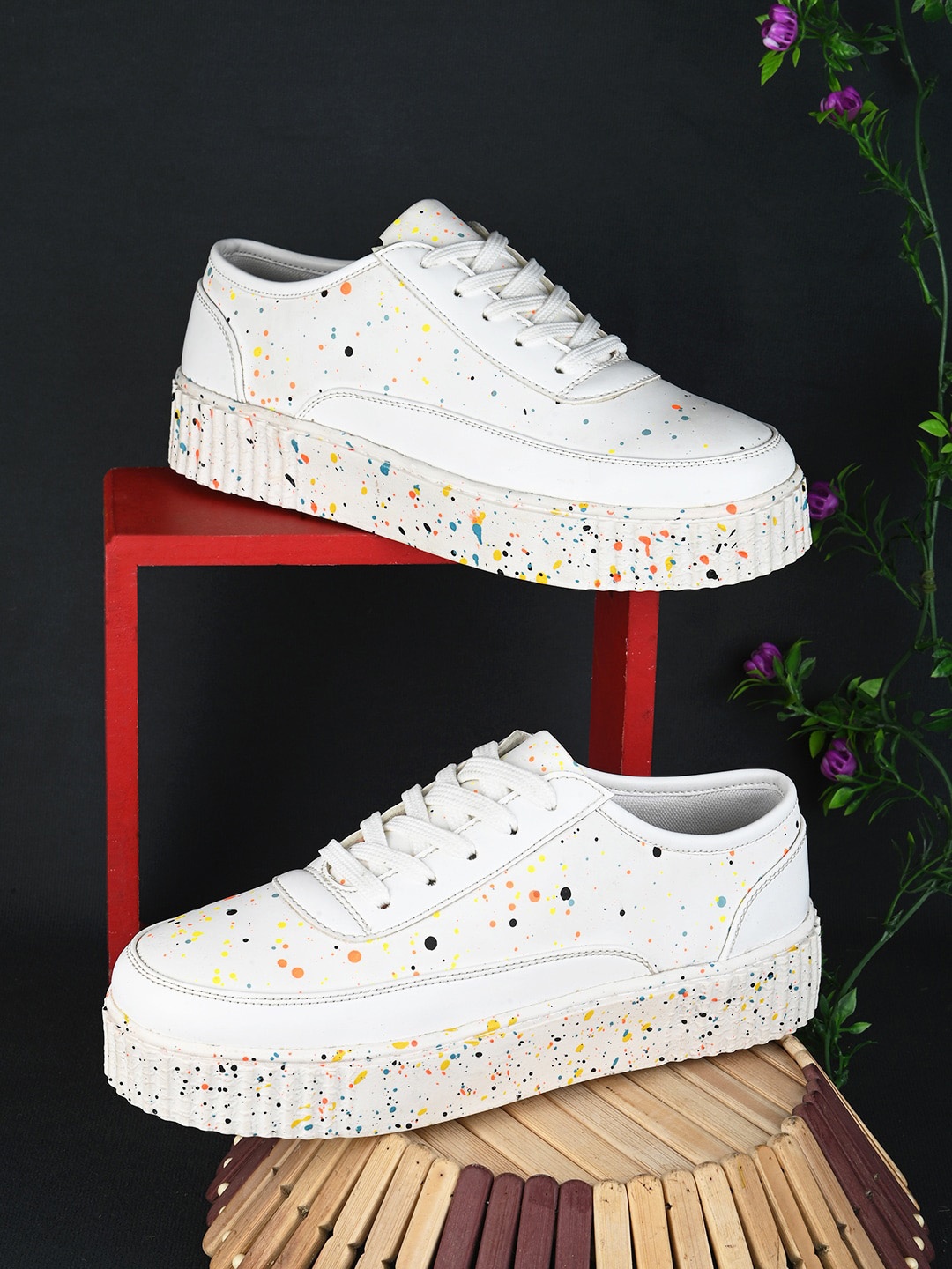 

The Roadster Lifestyle Co. Women White Printed Lightweight Sneakers