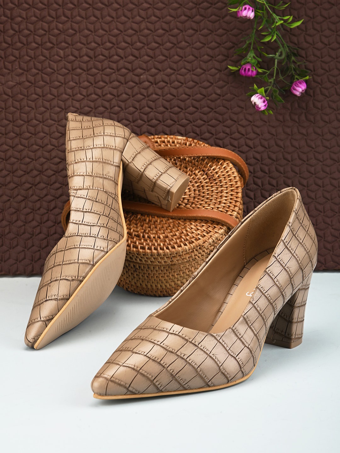 

DressBerry Brown Textured Pointed Toe Block Heel Pumps