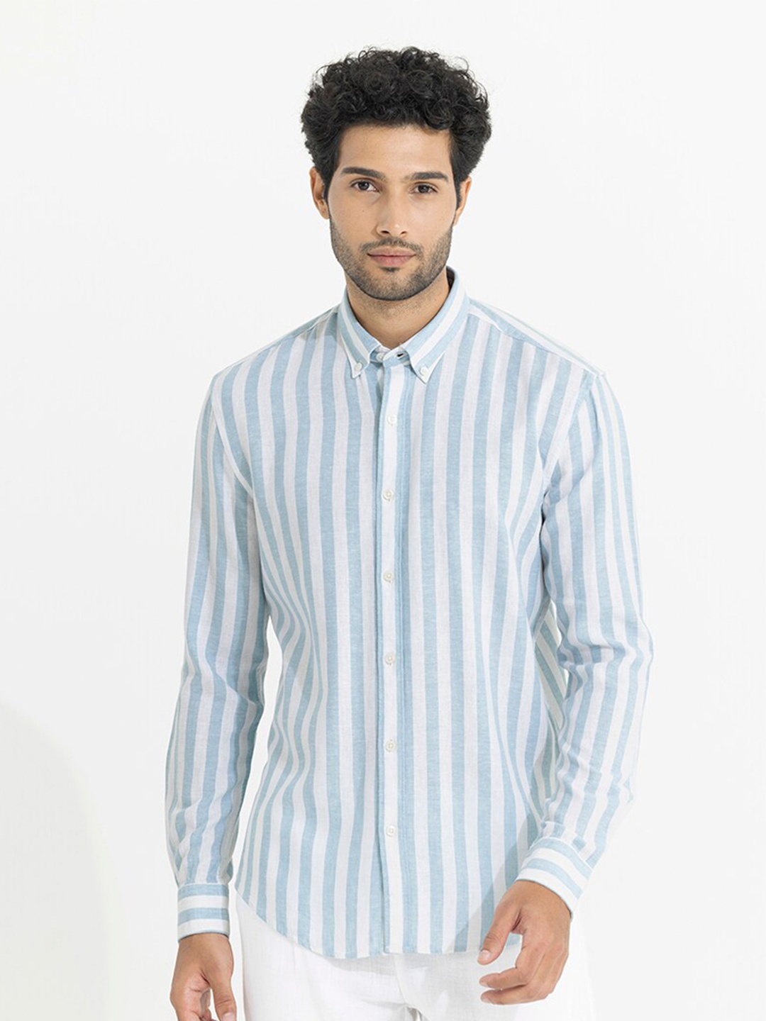 

Snitch White & Blue Classic Striped Linen Casual Shirt