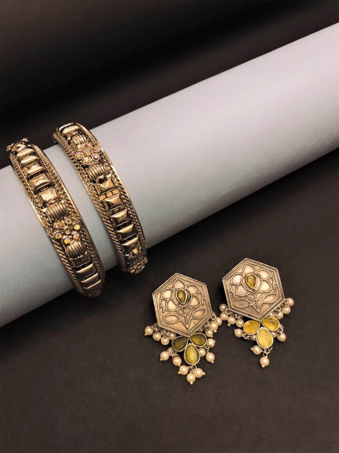 

ATIBELLE Silver-Plated Stone Studded & Beaded Jewellery Set