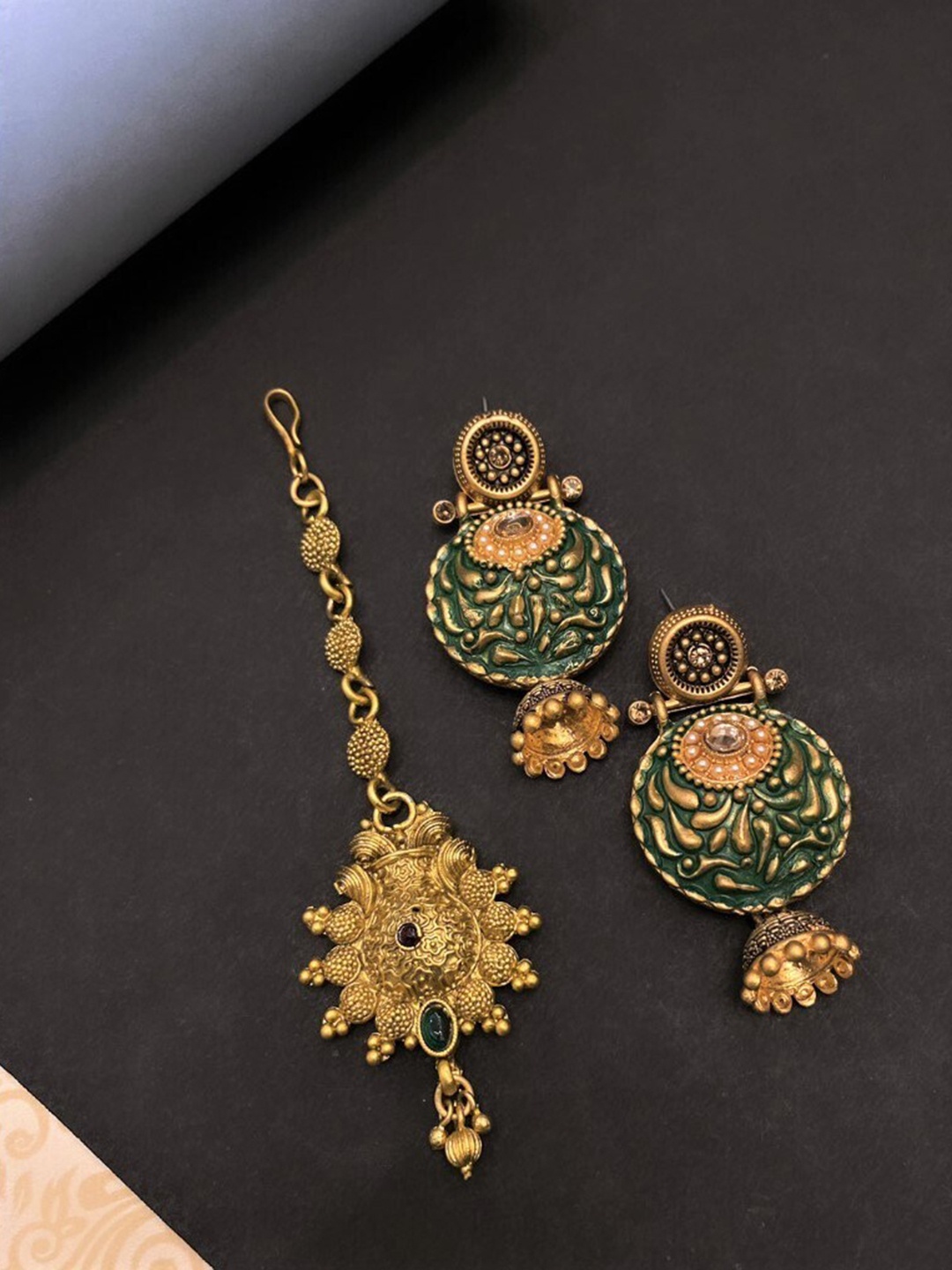 

ATIBELLE Set Of 2 Gold-Plated Stone Studded & Beaded Jewellery Set