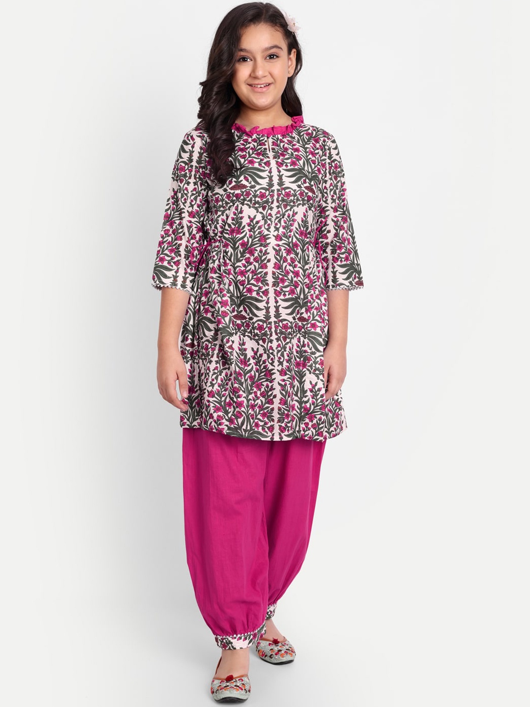 

Modish Couture Girls Floral Printed Regular Pure Cotton Kurta With Salwar, White