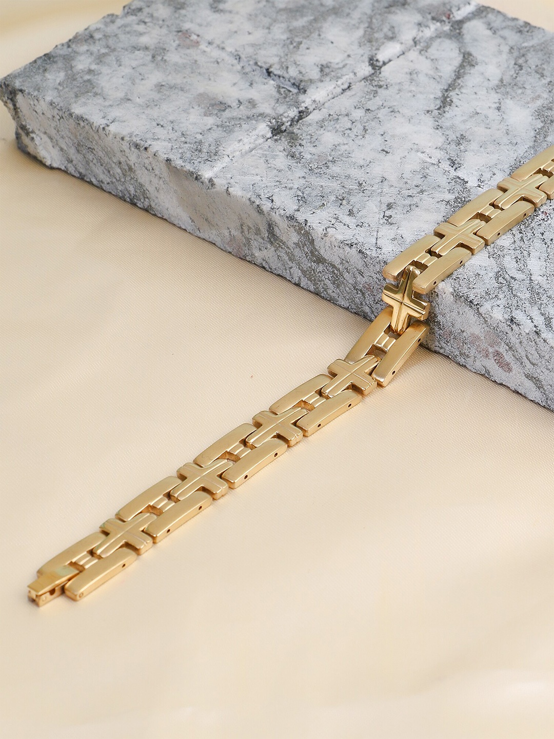 

Adwitiya Collection Men Gold-Plated Link Bracelet