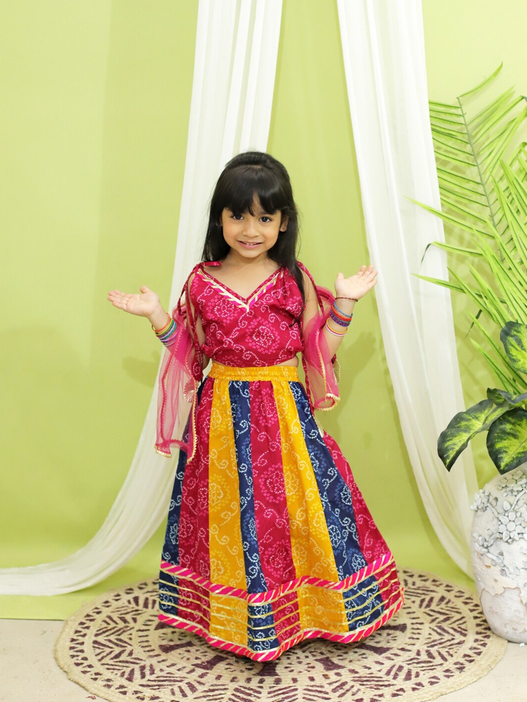 

BownBee Girls Bandhani Ready to Wear Lehenga & Blouse With Dupatta, Pink