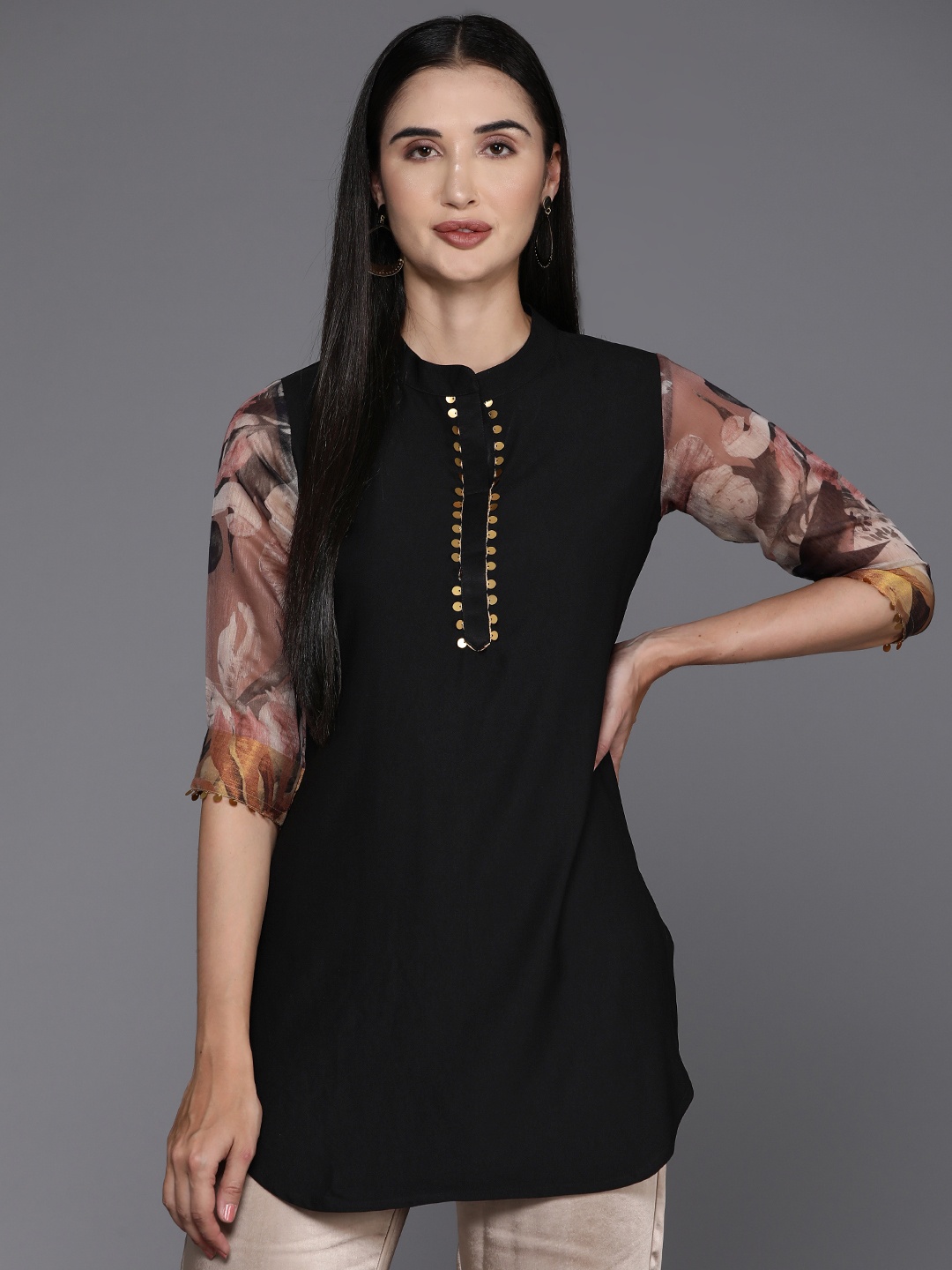 

Ahalyaa Mandarin Collar Printed Sequinned Tunic, Black