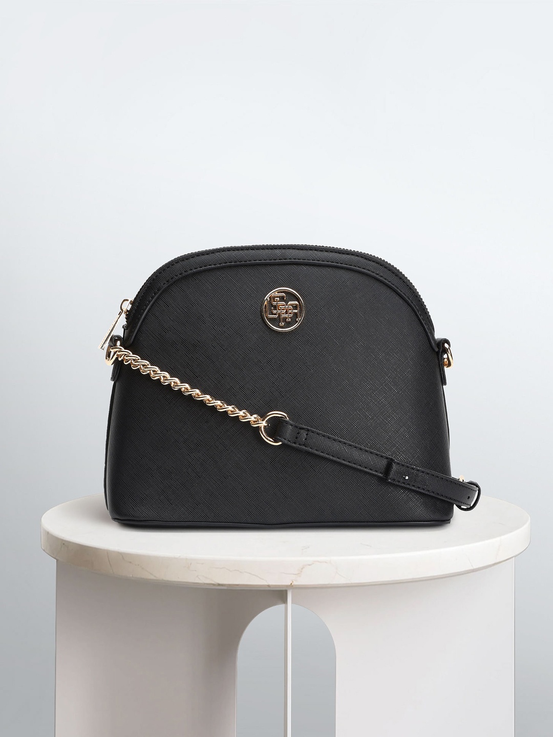 

U.S. Polo Assn. Women Textured Sling Bag, Black
