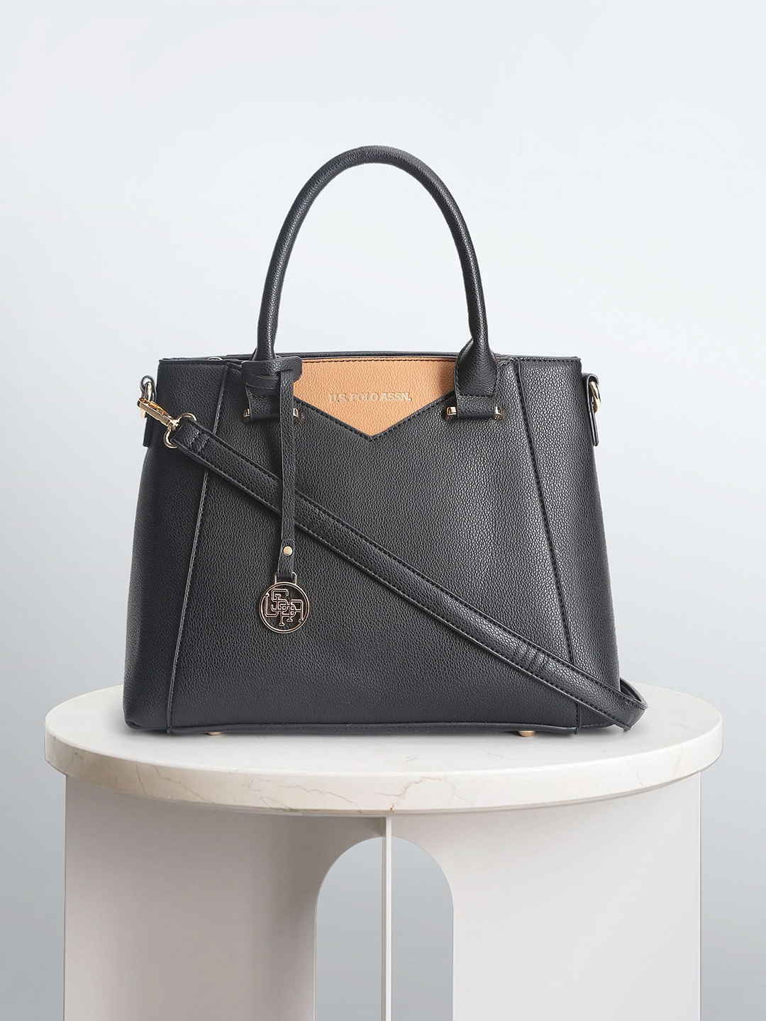 

U.S. Polo Assn. Women Textured Handheld Bag, Black