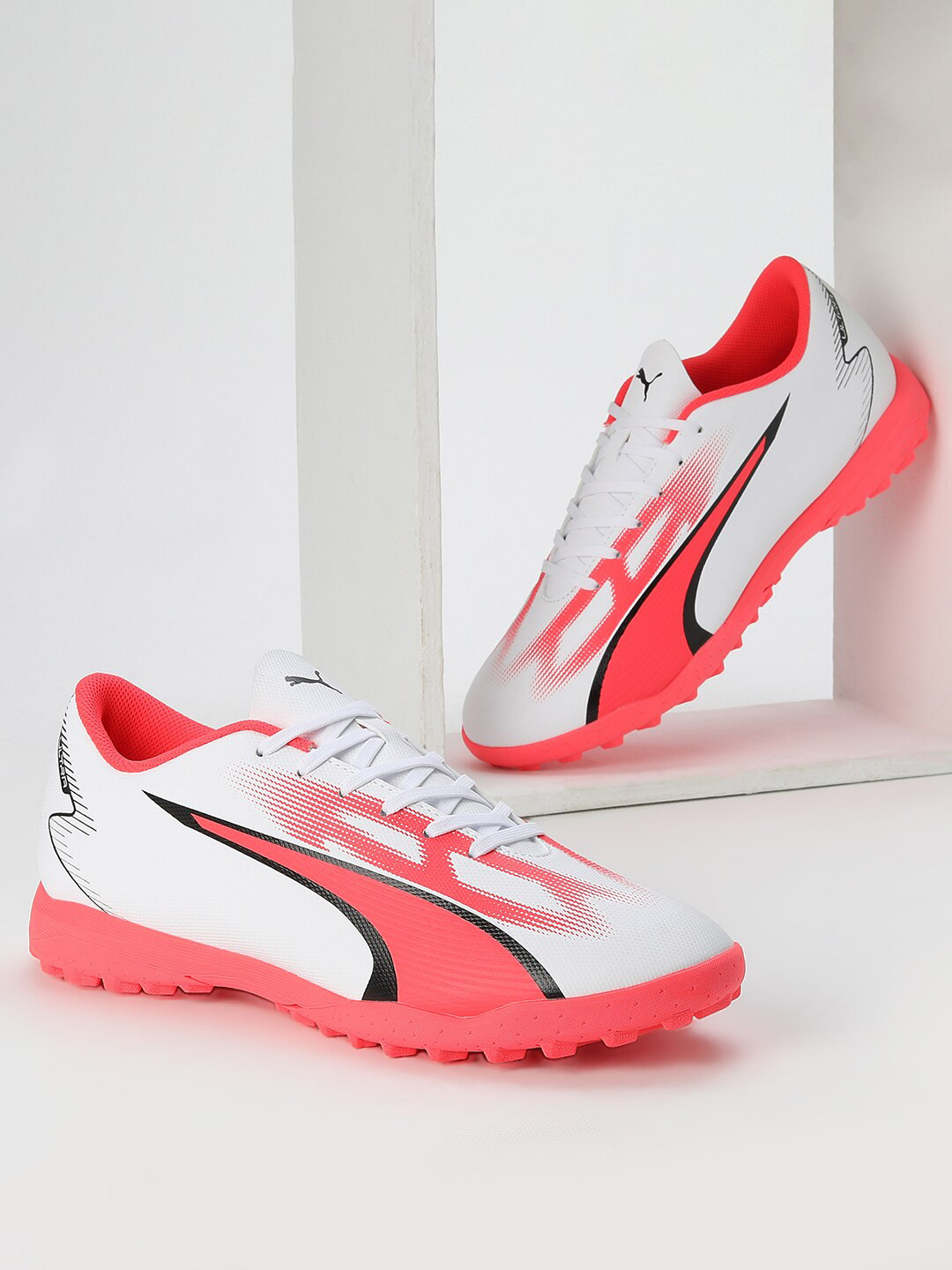 

Puma Men ULTRA PLAY TT Football Boots, White