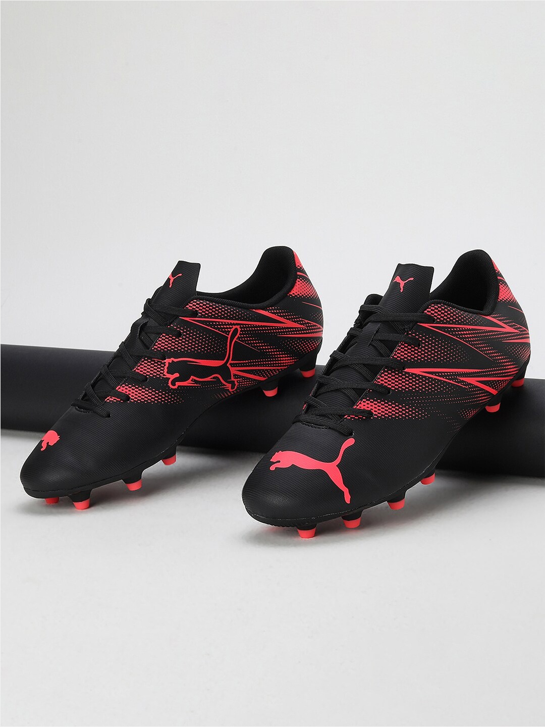 

Puma Men FUTURE PLAY FG/AG Football Shoes, Black